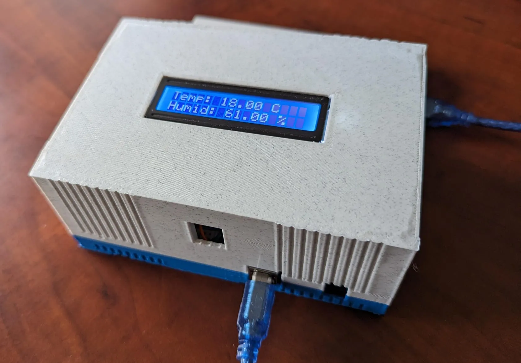 Hộp đựng Arduino Uno, Breadboard và Cảm biến Nhiệt độ Độ ẩm DHT11