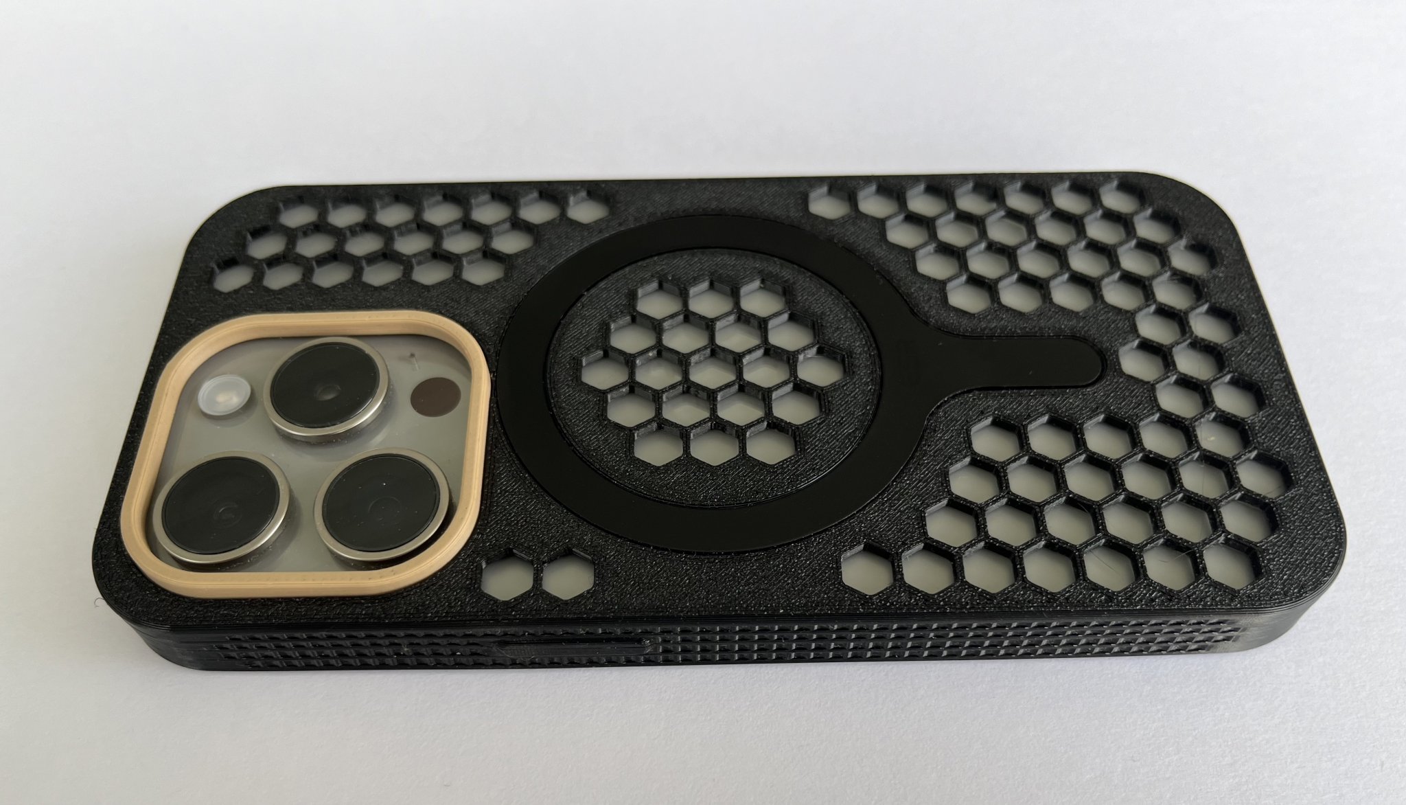 Ốp lưng iPhone 15 Pro (dẻo, có MagSafe)