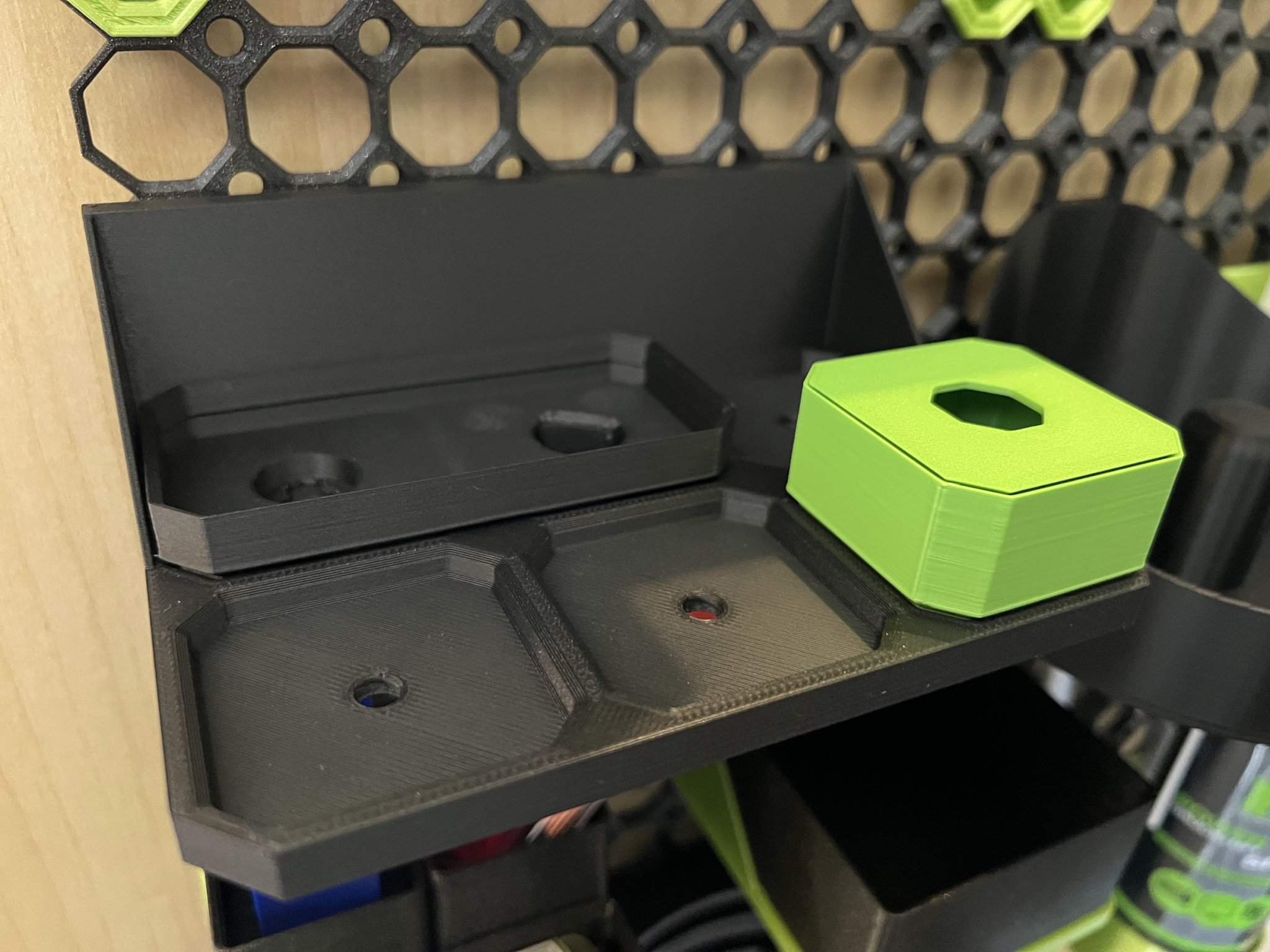 Kệ Multiboard cho thùng Multigrid