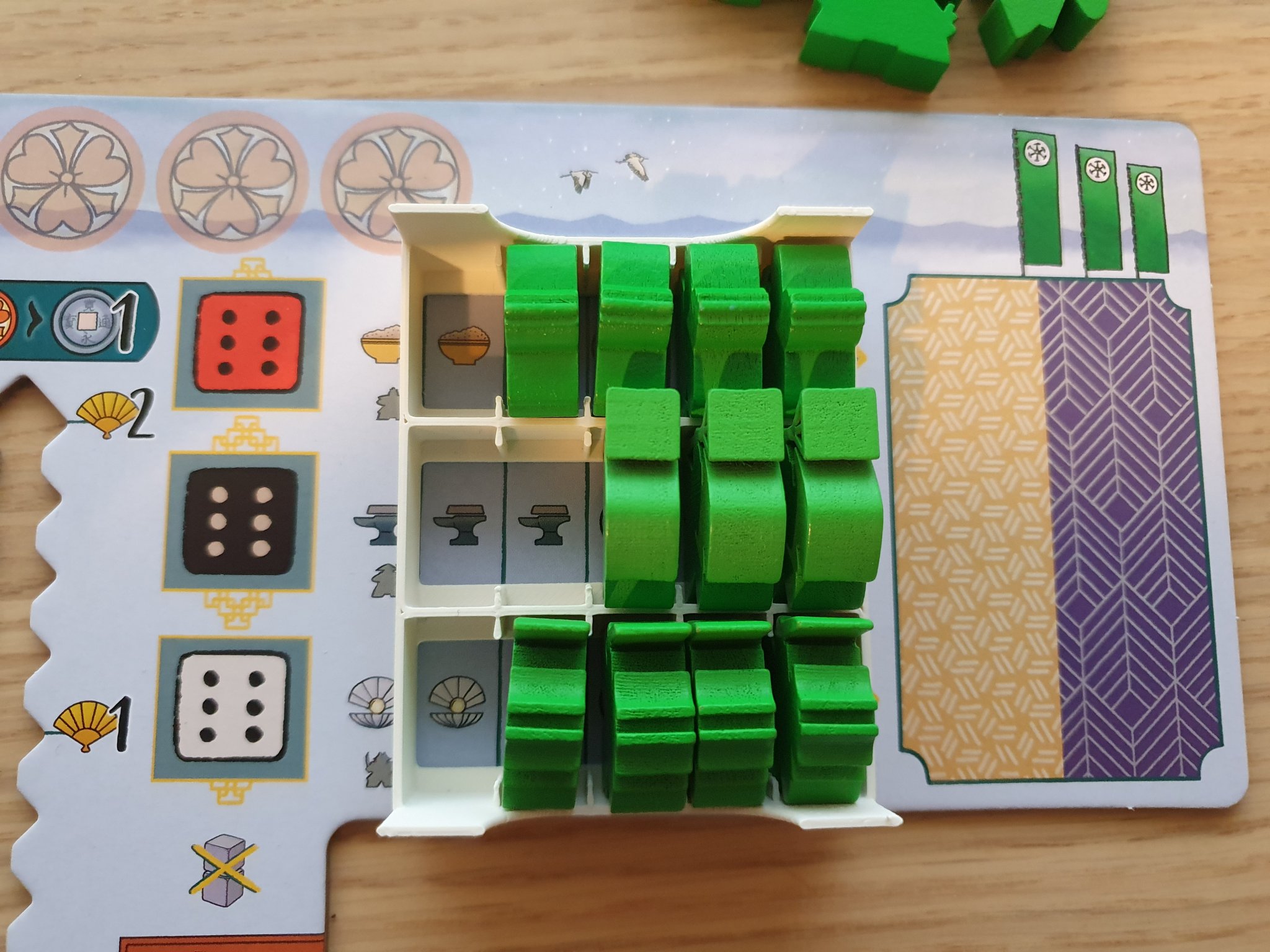 Hộp lưu trữ meeple cho trò chơi The White Castle