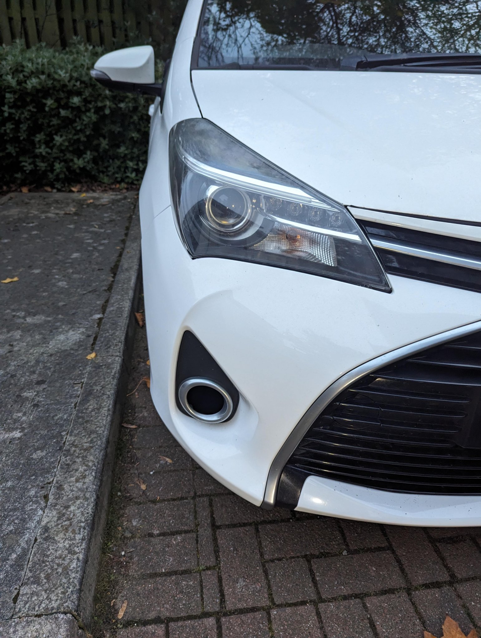 Nắp đèn sương mù cho Toyota Yaris Mk3