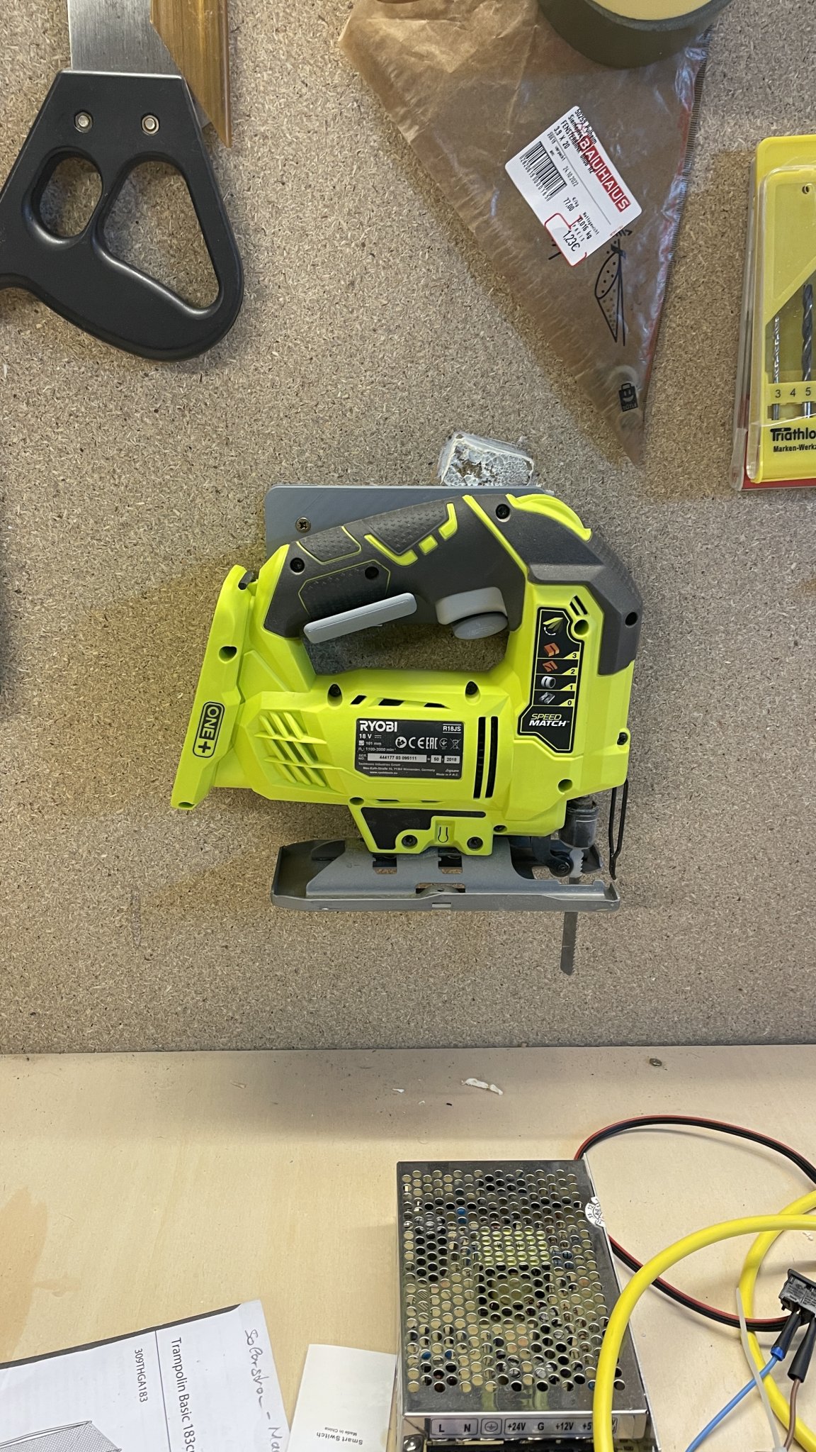 Giá treo tường cho máy cưa lọng Ryobi