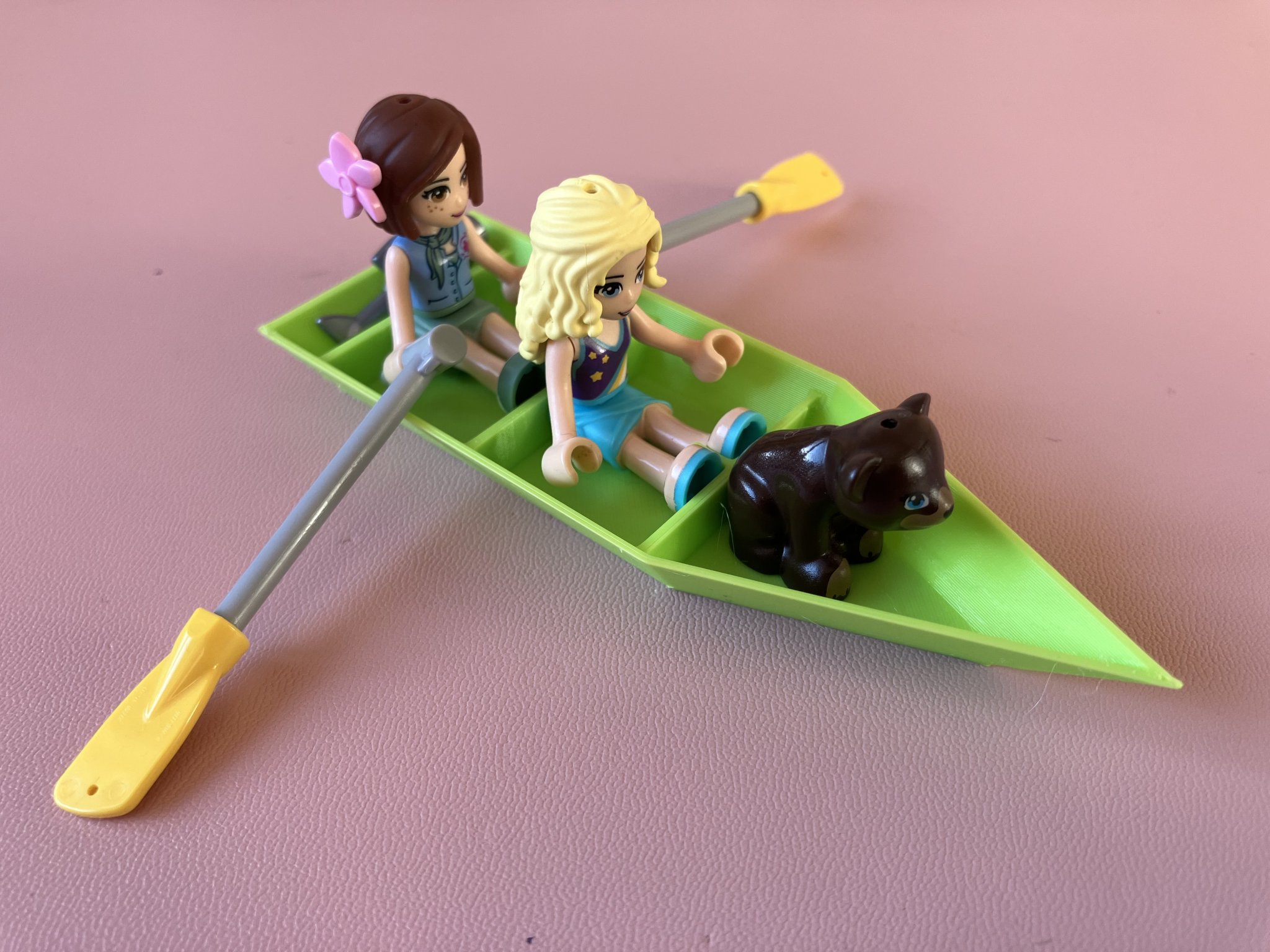 Thuyền lego cho 2 mô hình lego và một động vật nhỏ