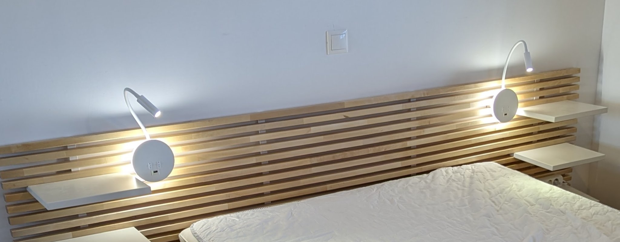 Kẹp gắn đầu giường Ikea Mandal không cần khoan