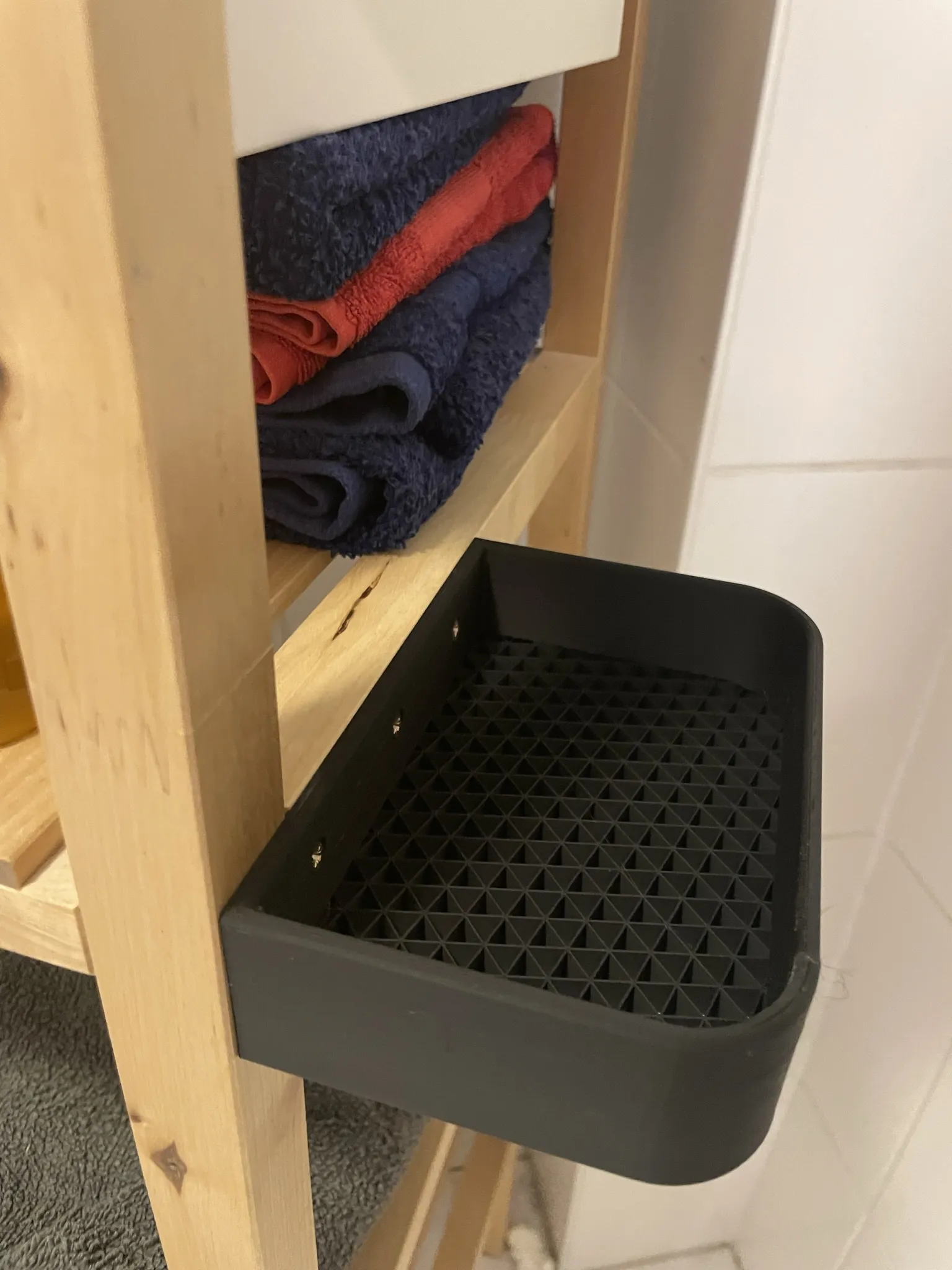 Kệ nhà tắm nhỏ không bụi bẩn gắn tường