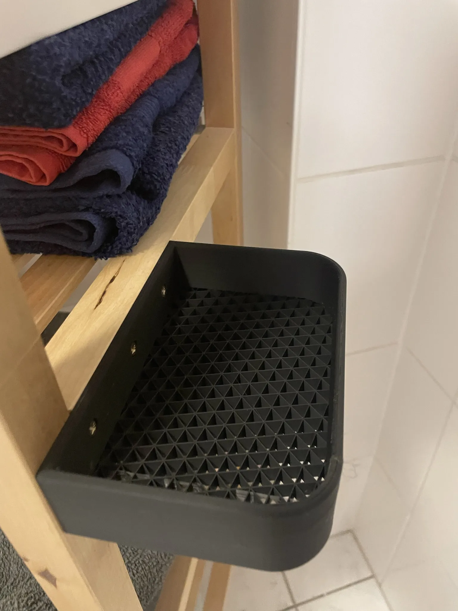 Kệ nhà tắm nhỏ không bụi bẩn gắn tường