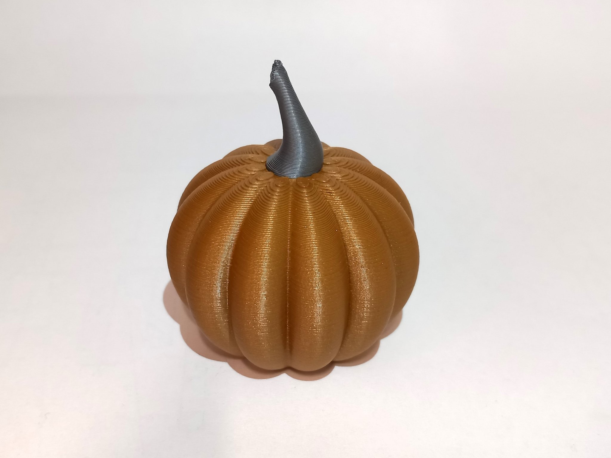 Bí ngô hai màu không rỗng bên trong