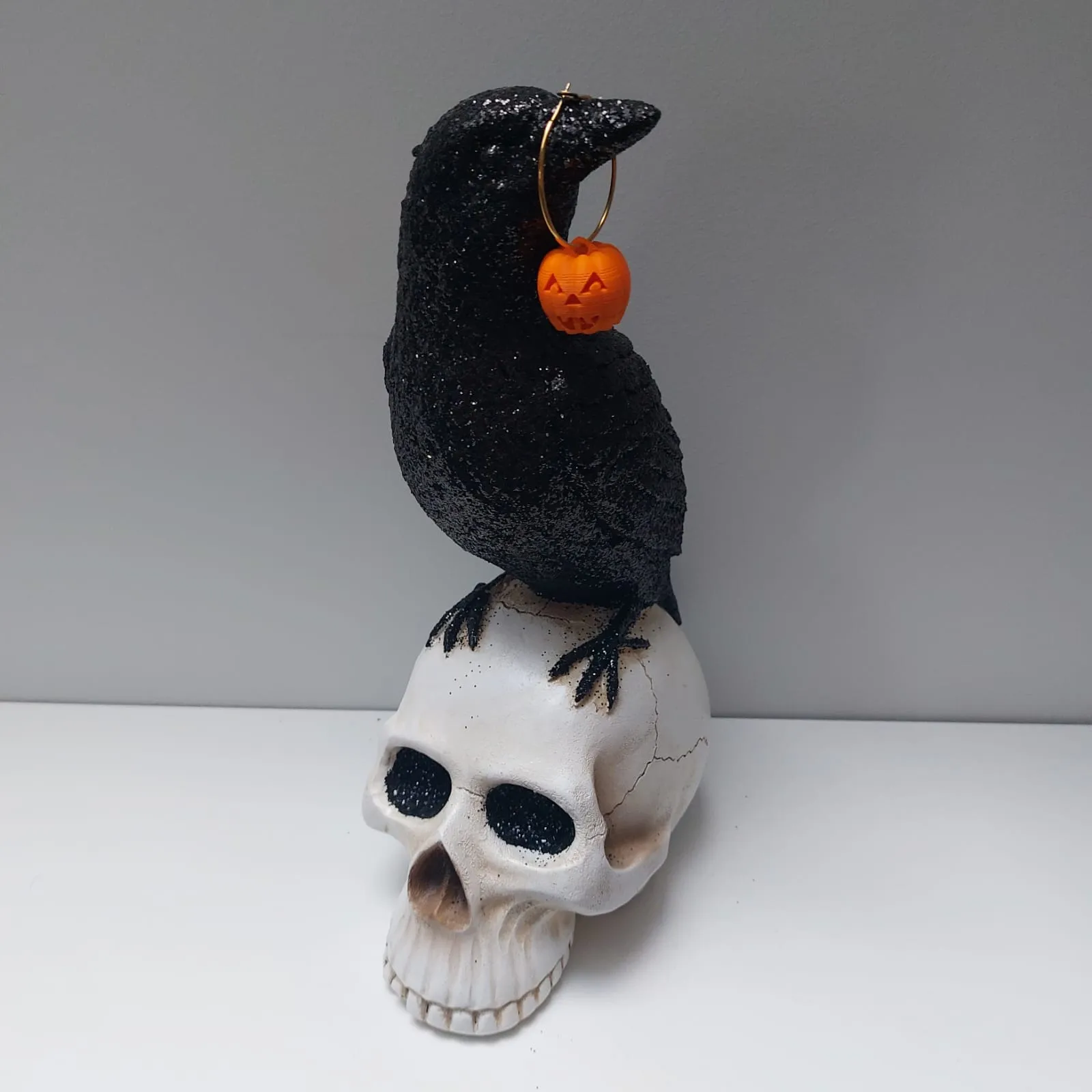 Quạ trên đầu lâu mùa Halloween