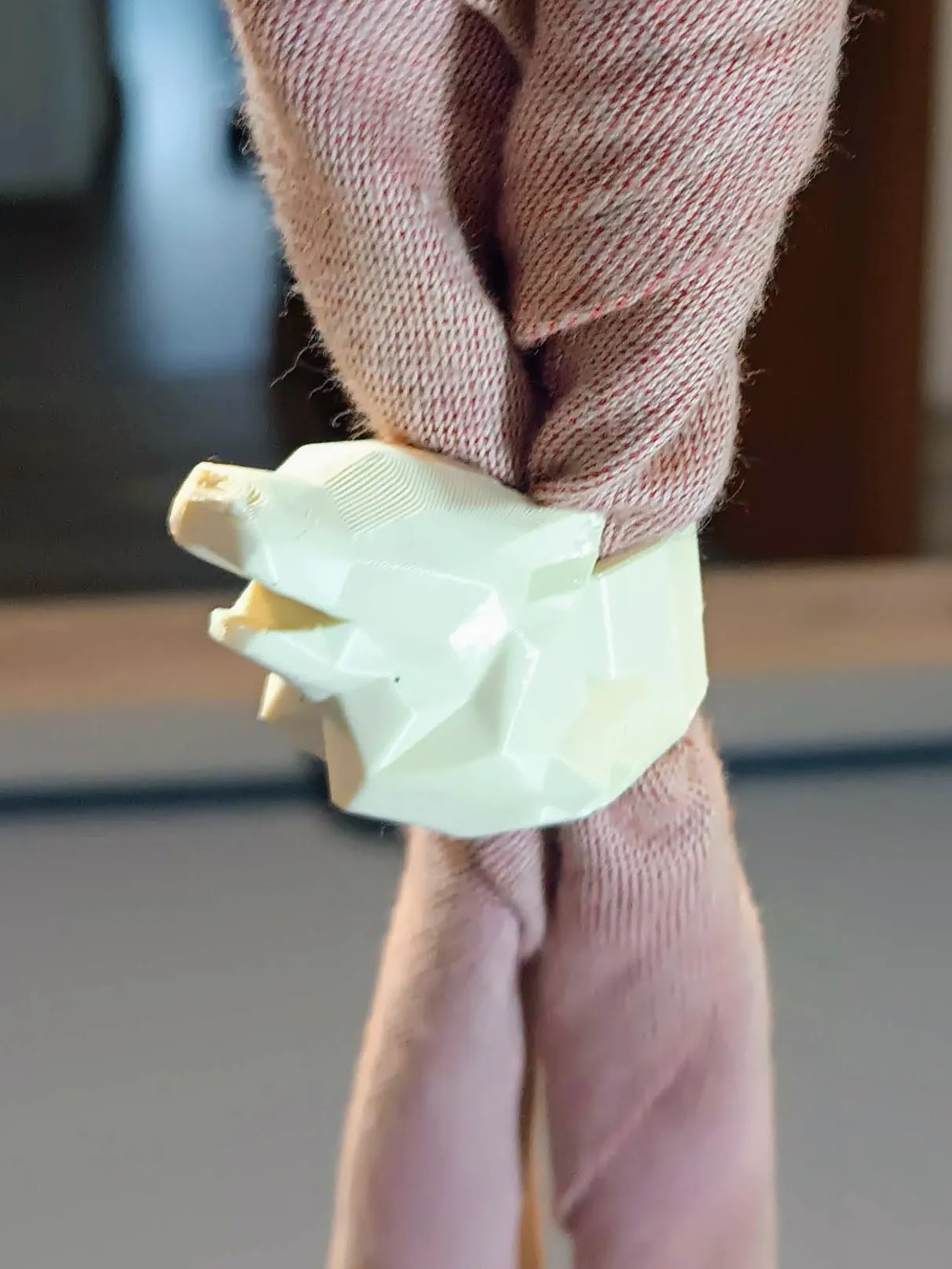 Đầu sói gào thét lowpoly cho khăn quàng cổ Cubscout