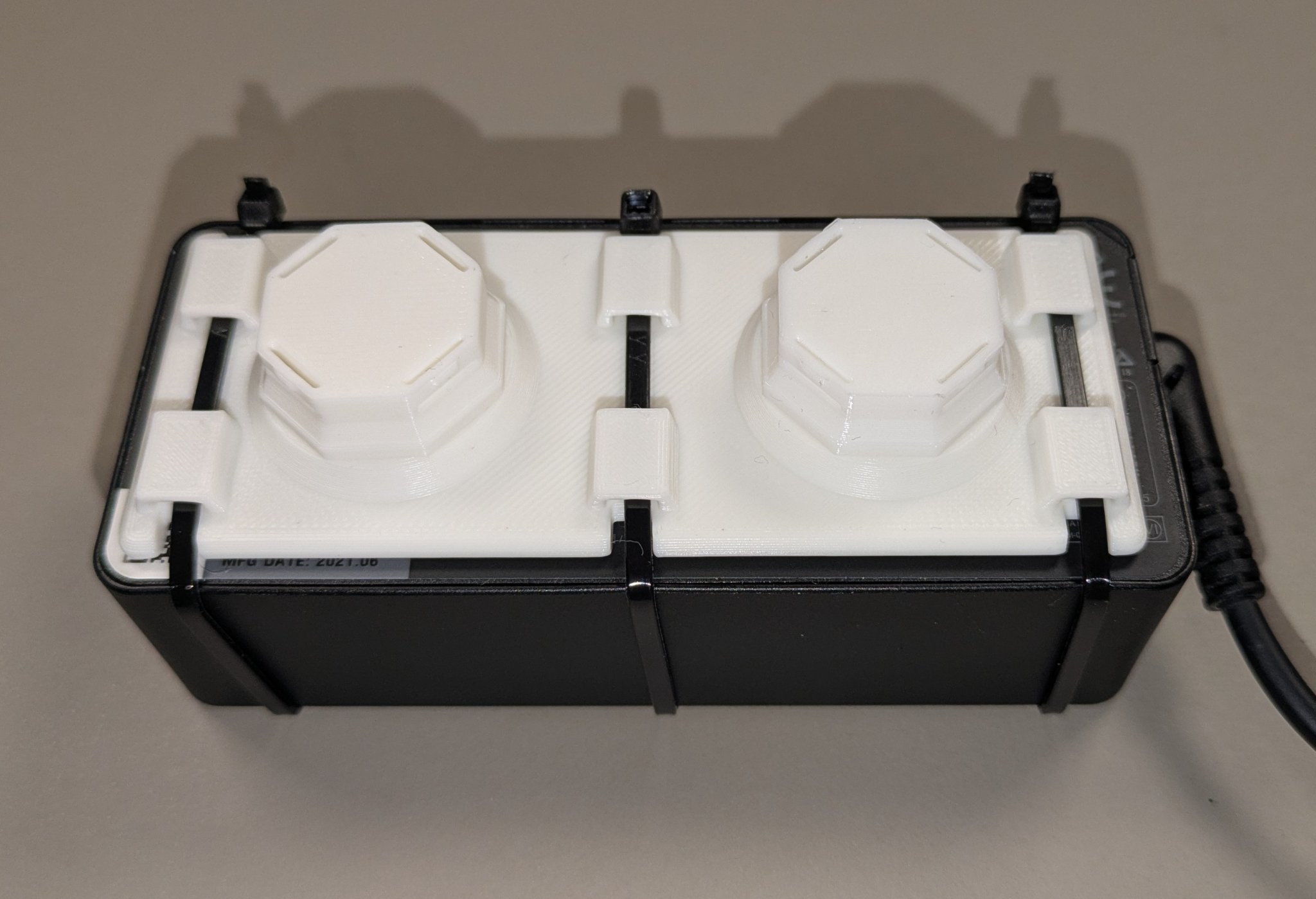 Kẹp Đôi - Giá Đỡ Ổ Cắm Điện cho Multiboard (Hệ Thống Quản Lý Cáp "Underware")