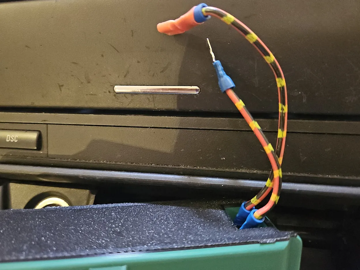 Đế gạt tàn BMW E46 có nút gạt cho bật lửa/ổ cắm 12V