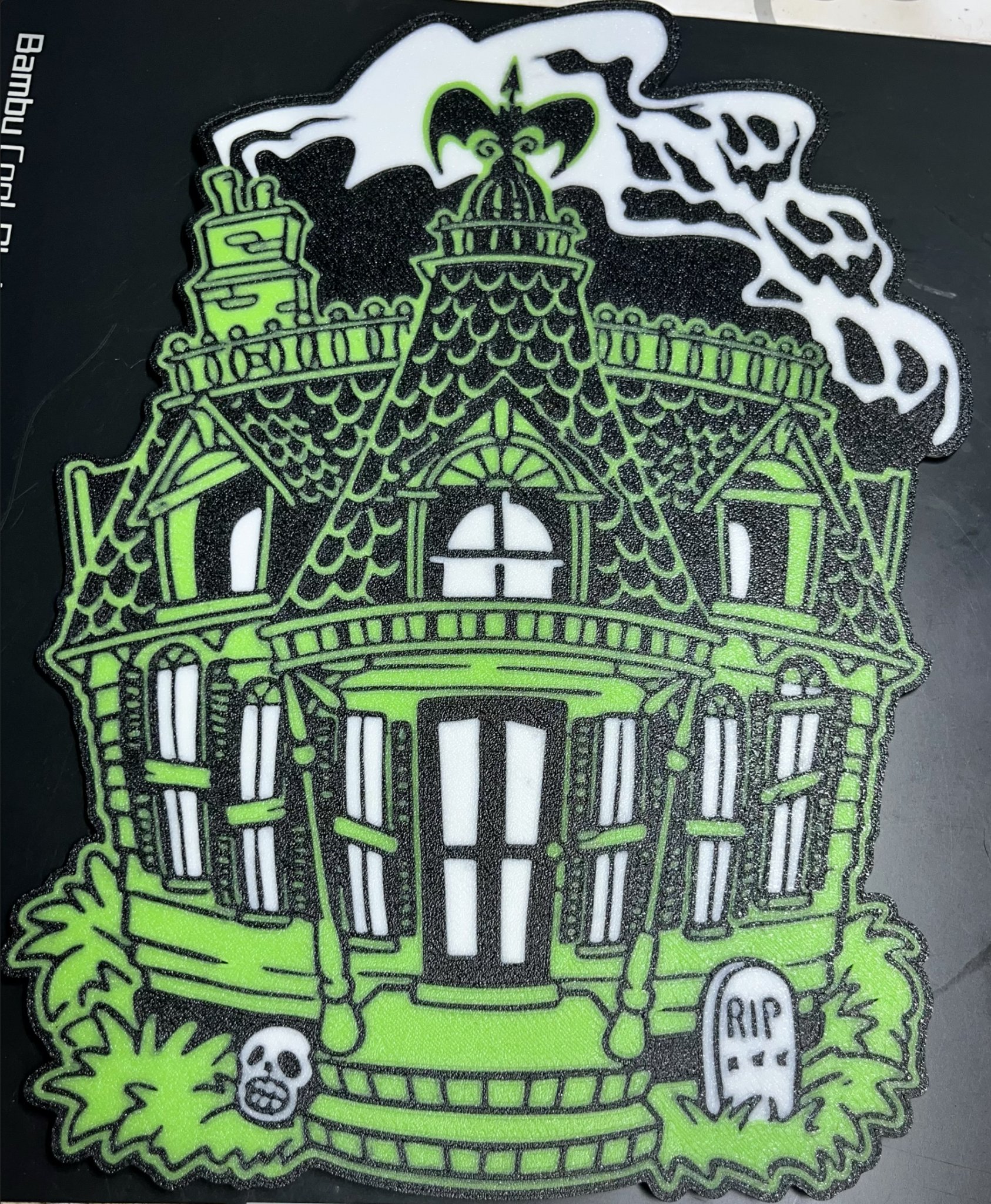 Trang trí nhà ma ám 2D với màu sắc sống động