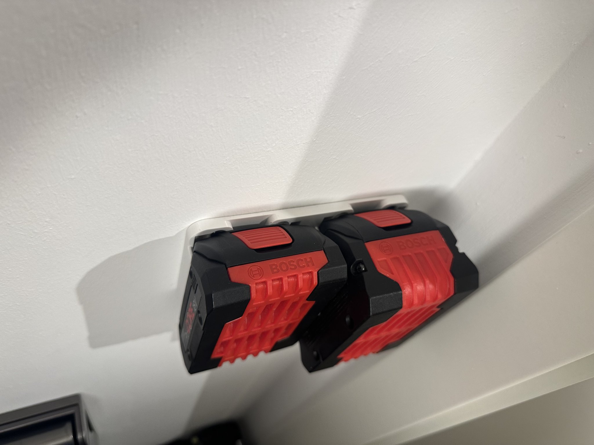 Giá đỡ pin Bosch 18V - Nhiều pin