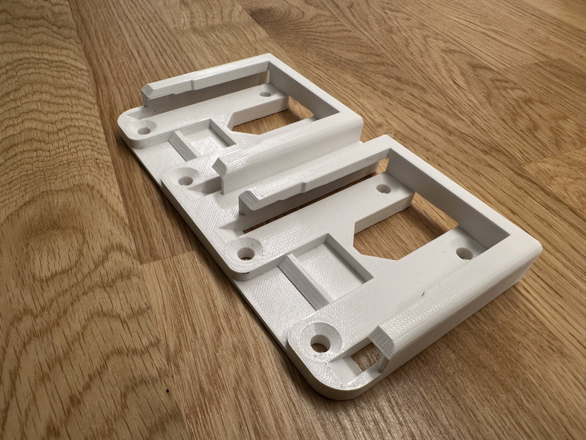 Giá đỡ pin Bosch 18V - Nhiều pin