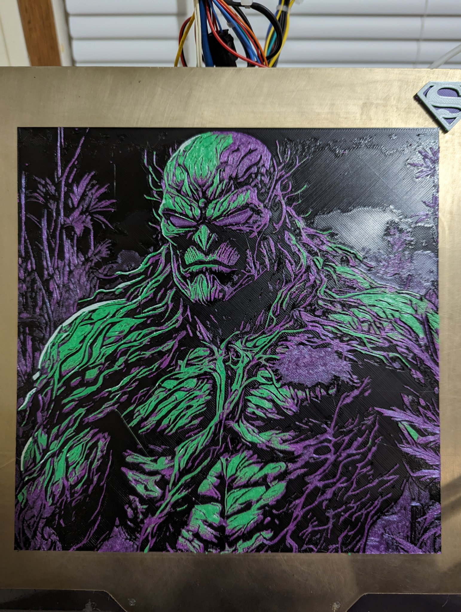 Nhân vật Swamp Thing neon từ DC với màu sắc độc đáo