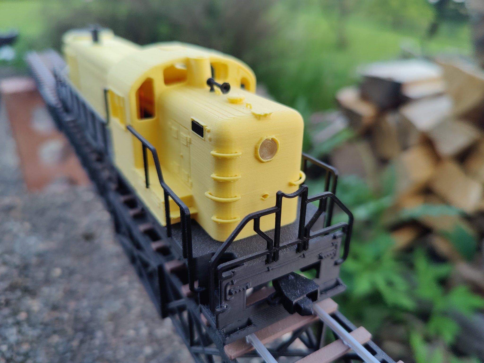 Đầu máy Alco RS3 cho Đường sắt Rồng