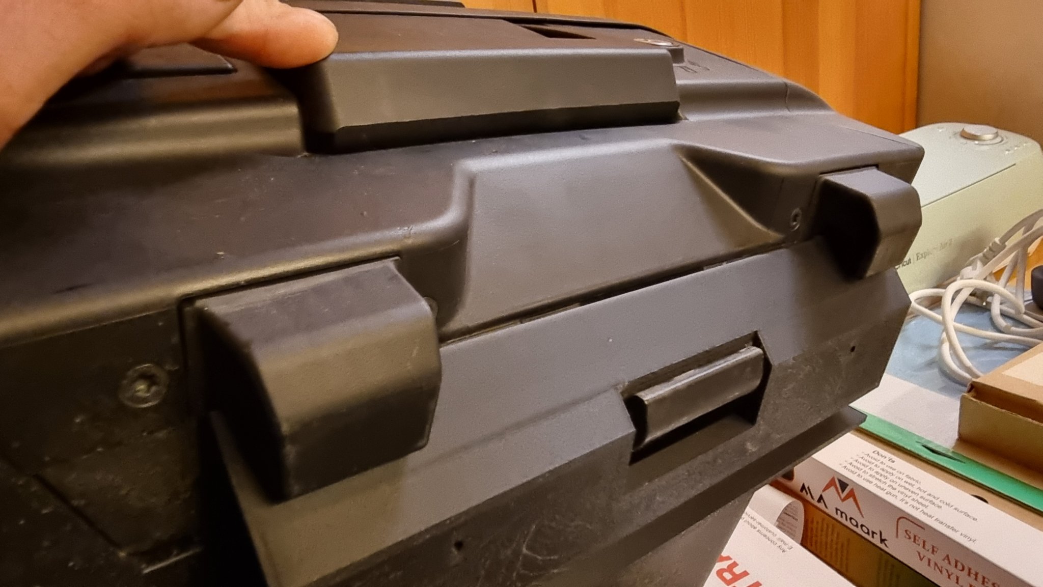 Giá Treo Tường Túi Bên Hông Xe Tracer 9 & GT