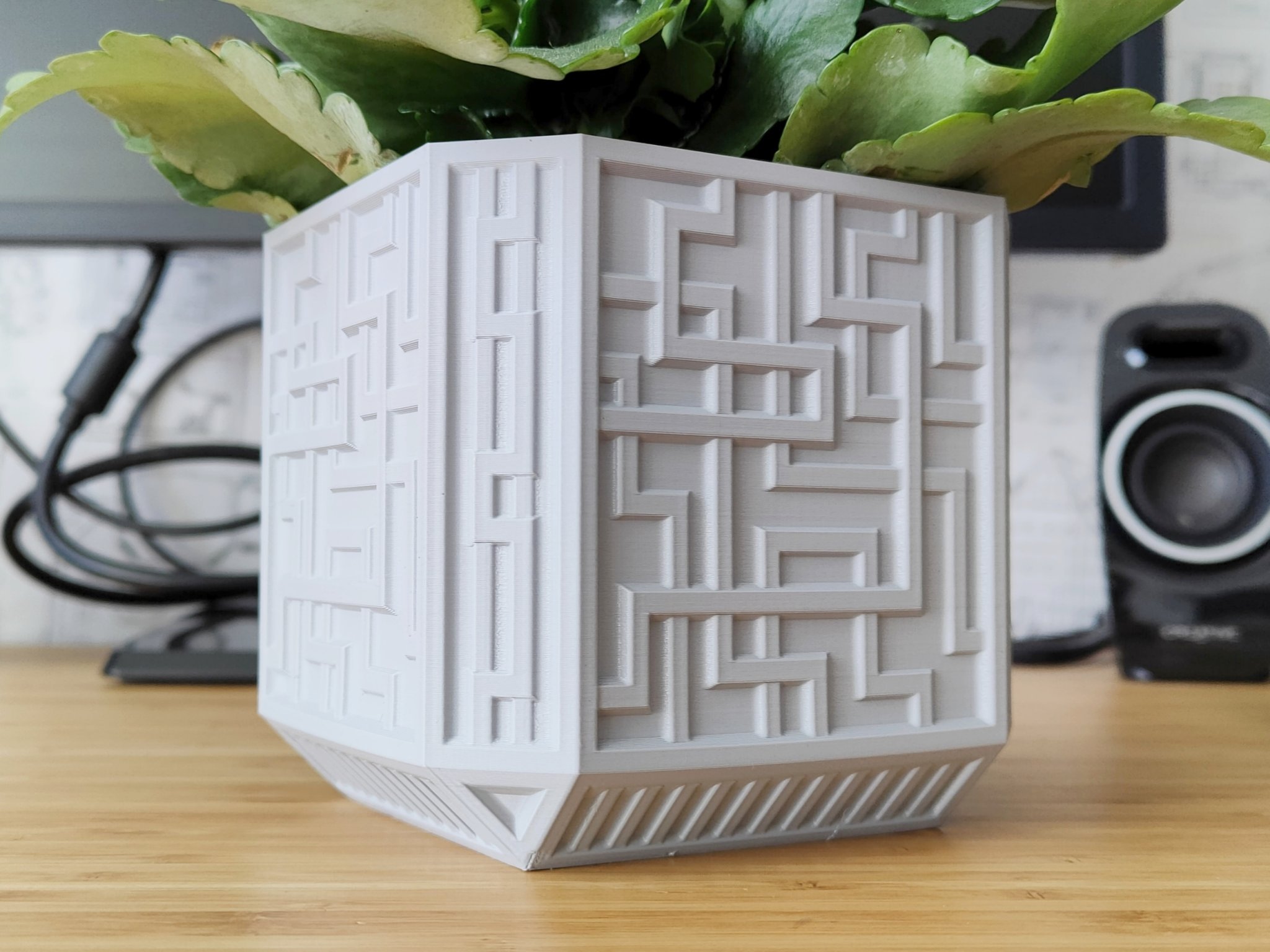 Chậu cây hình khối Precursor trong Subnautica