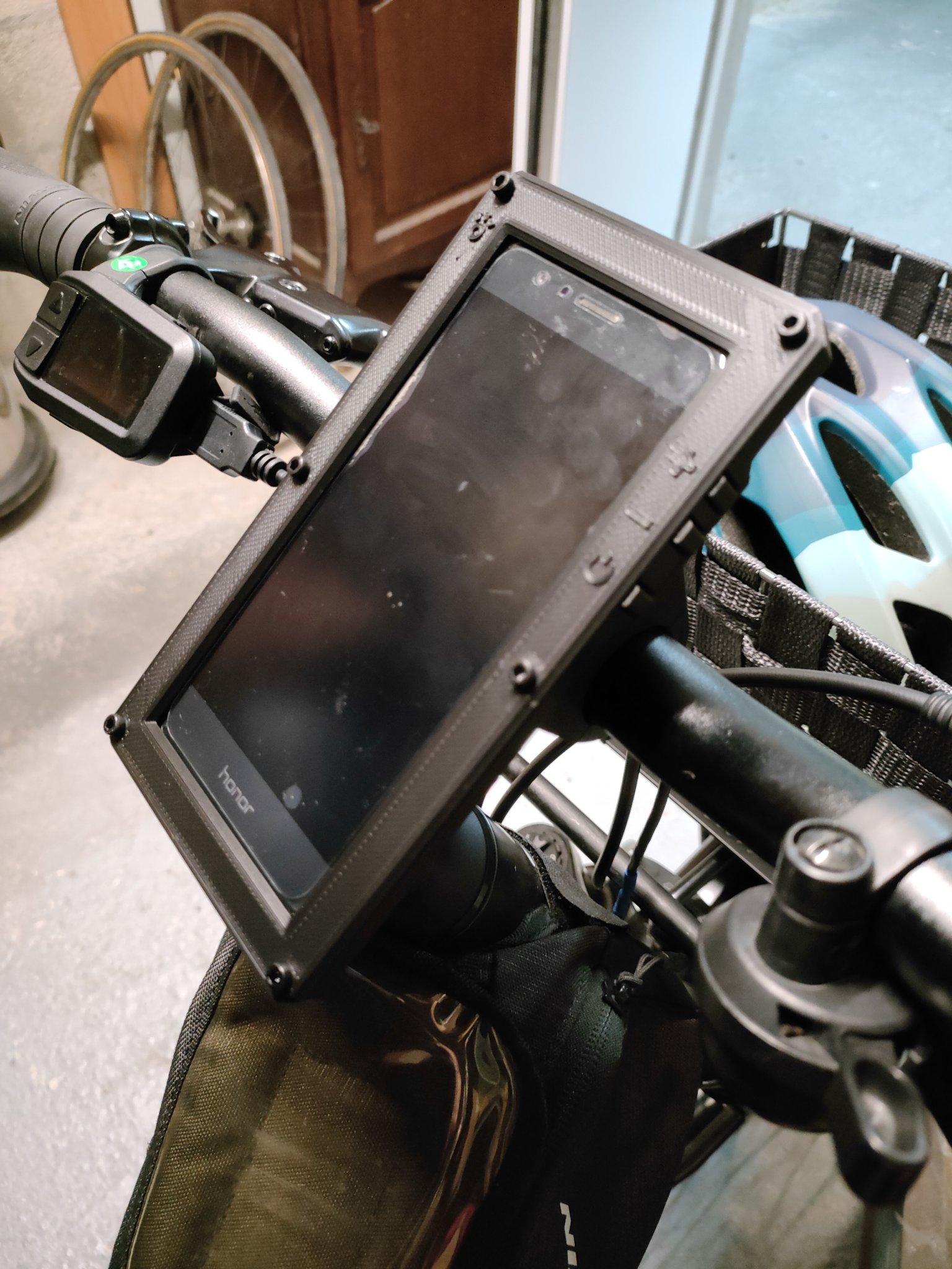 Giá đỡ smartphone cho xe đạp Decathlon Riverside 500e