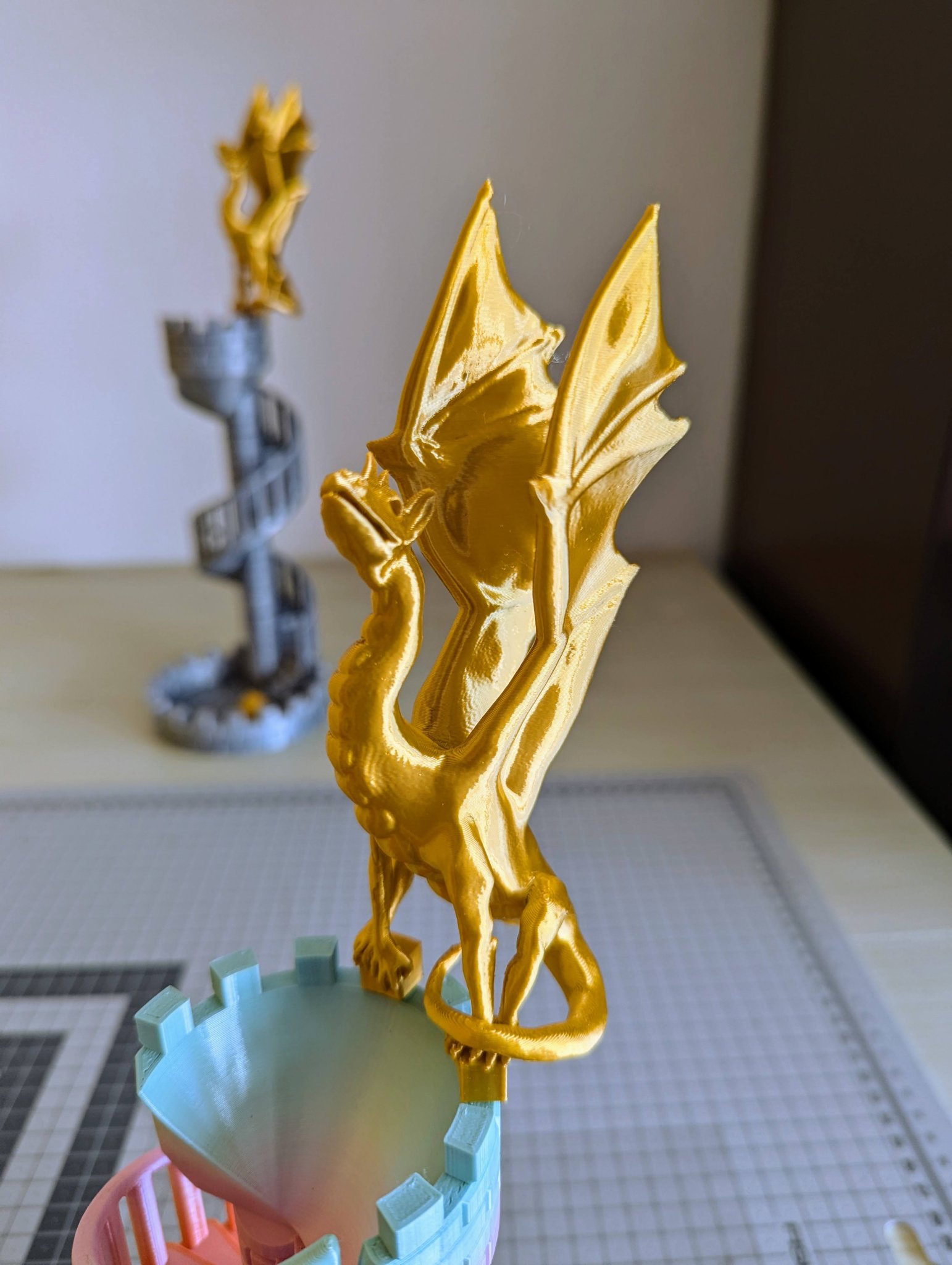 Rồng Aria cho cầu thang lâu đài Dice Tower