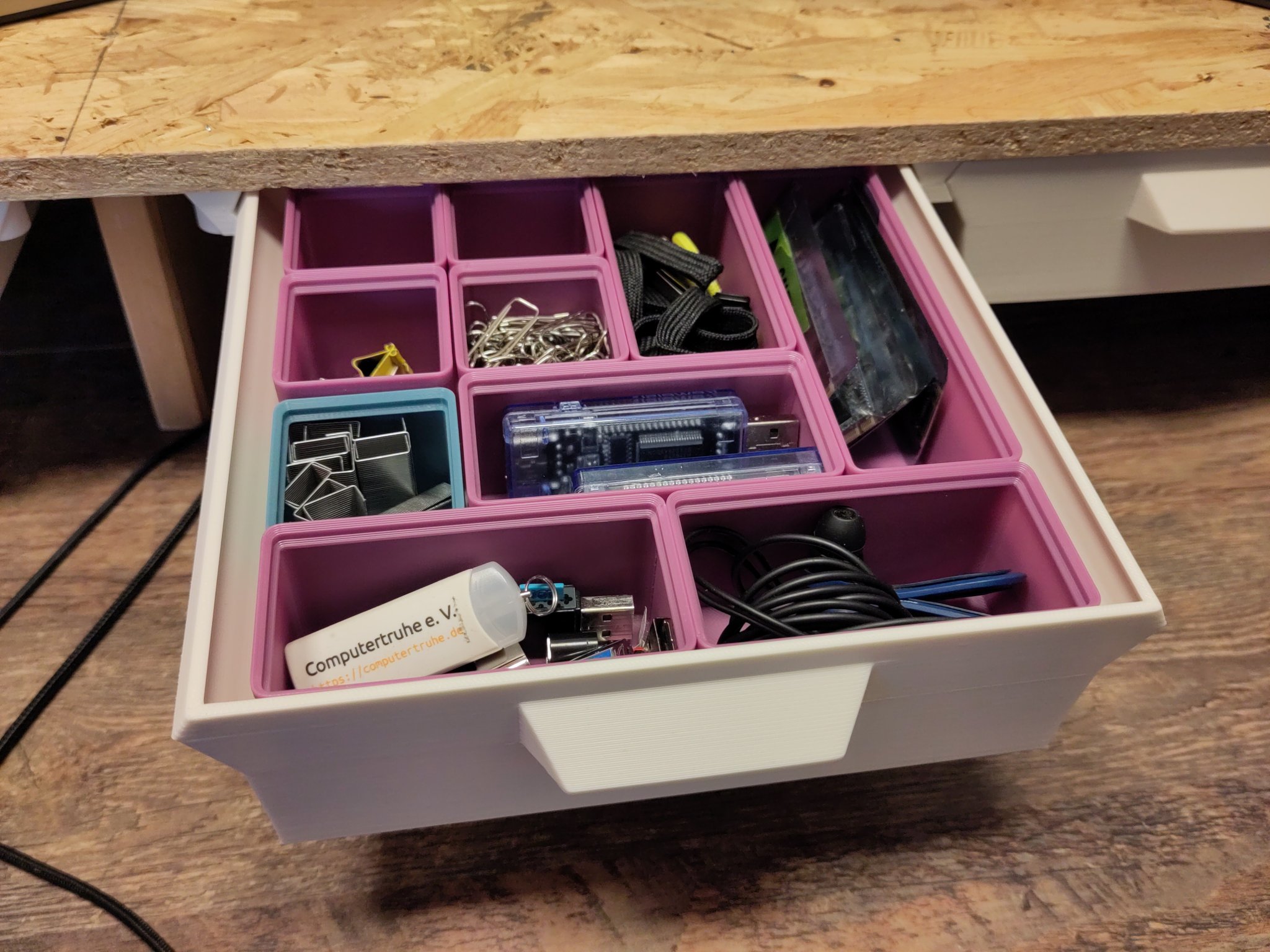 Ngăn kéo dưới bàn cho thùng Gridfinity cao 50mm