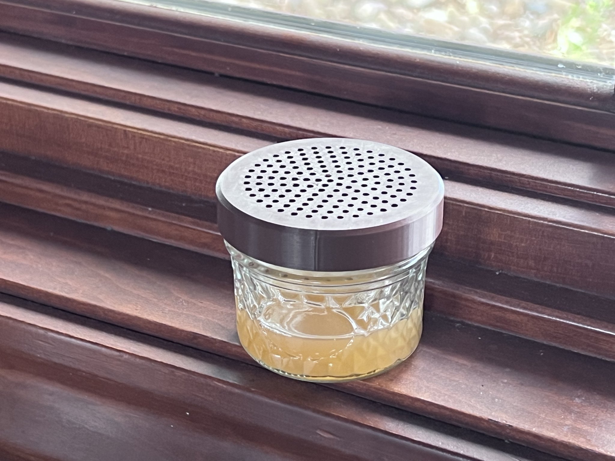 Nắp hũ cho bẫy ruồi trái cây