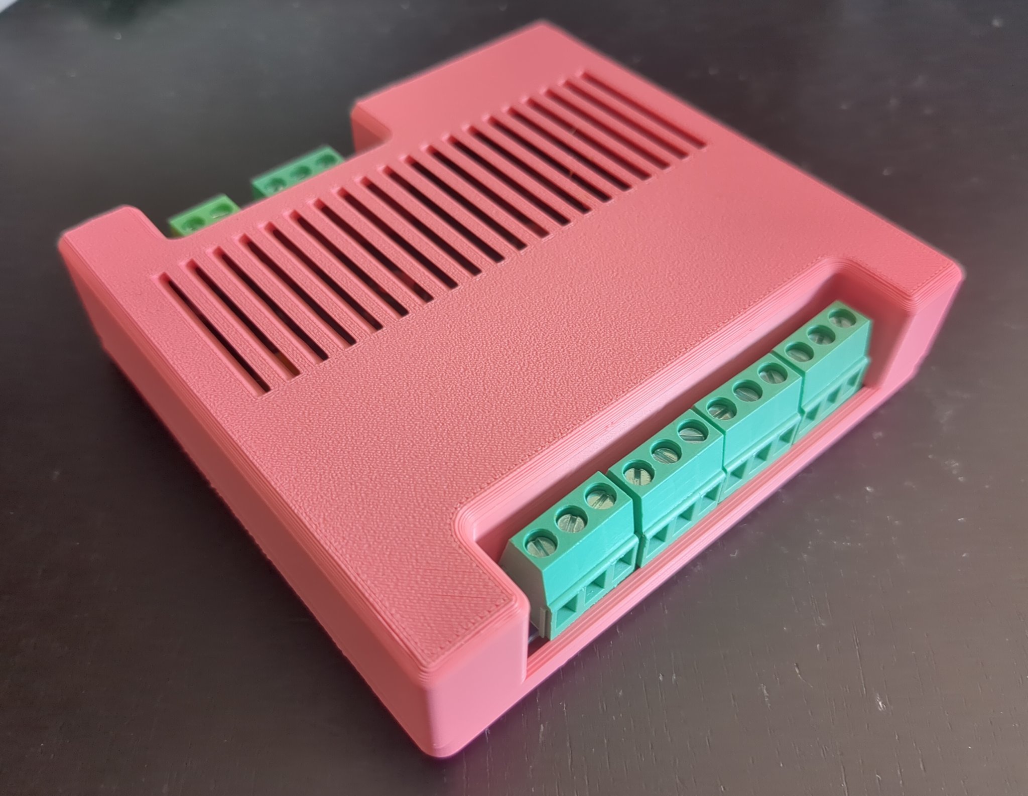 Vỏ hộp cho board relay ESP32 4 kênh