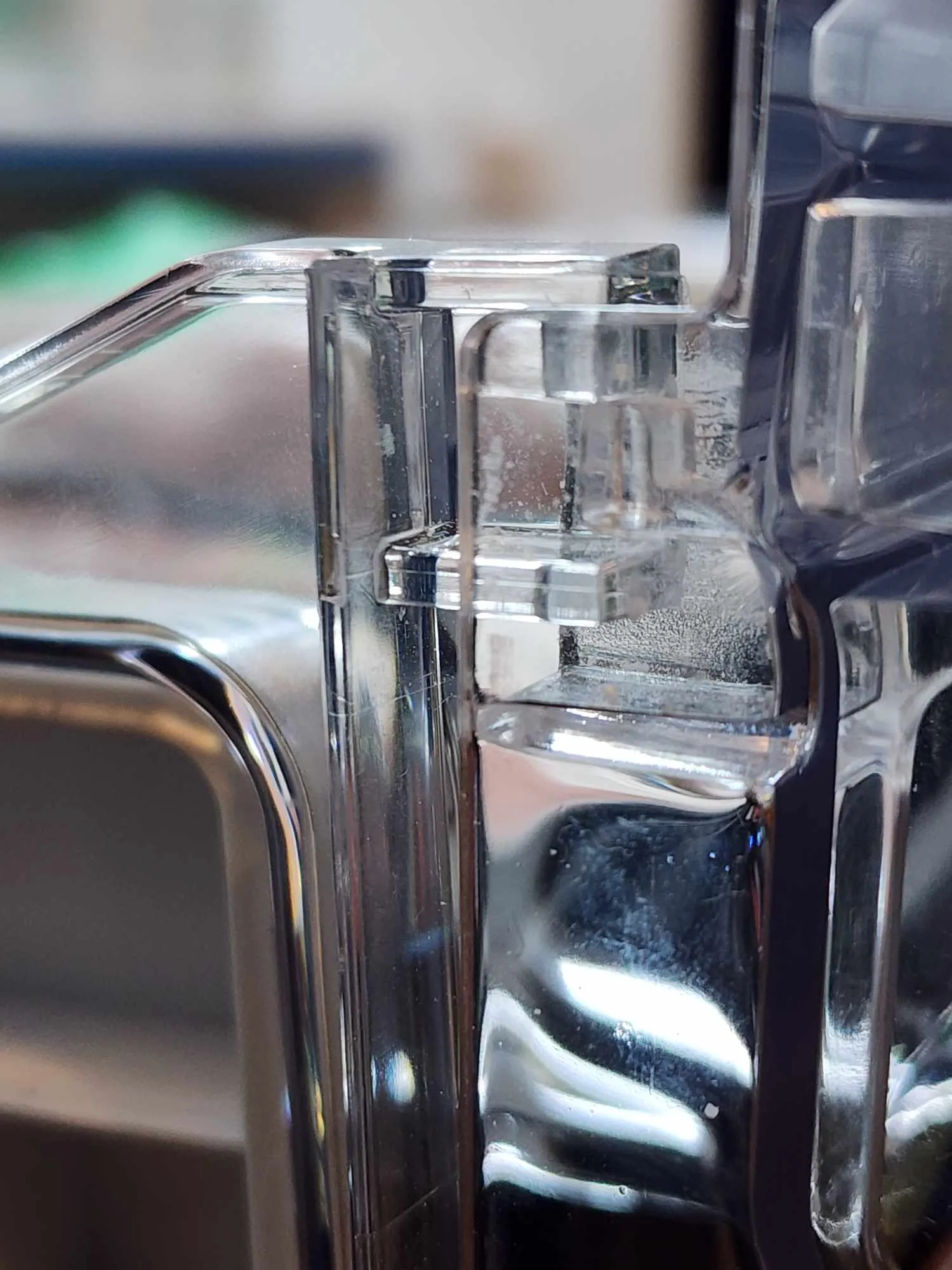 Kẹp cho ngăn kéo deli Frigidaire FRFS2823AD