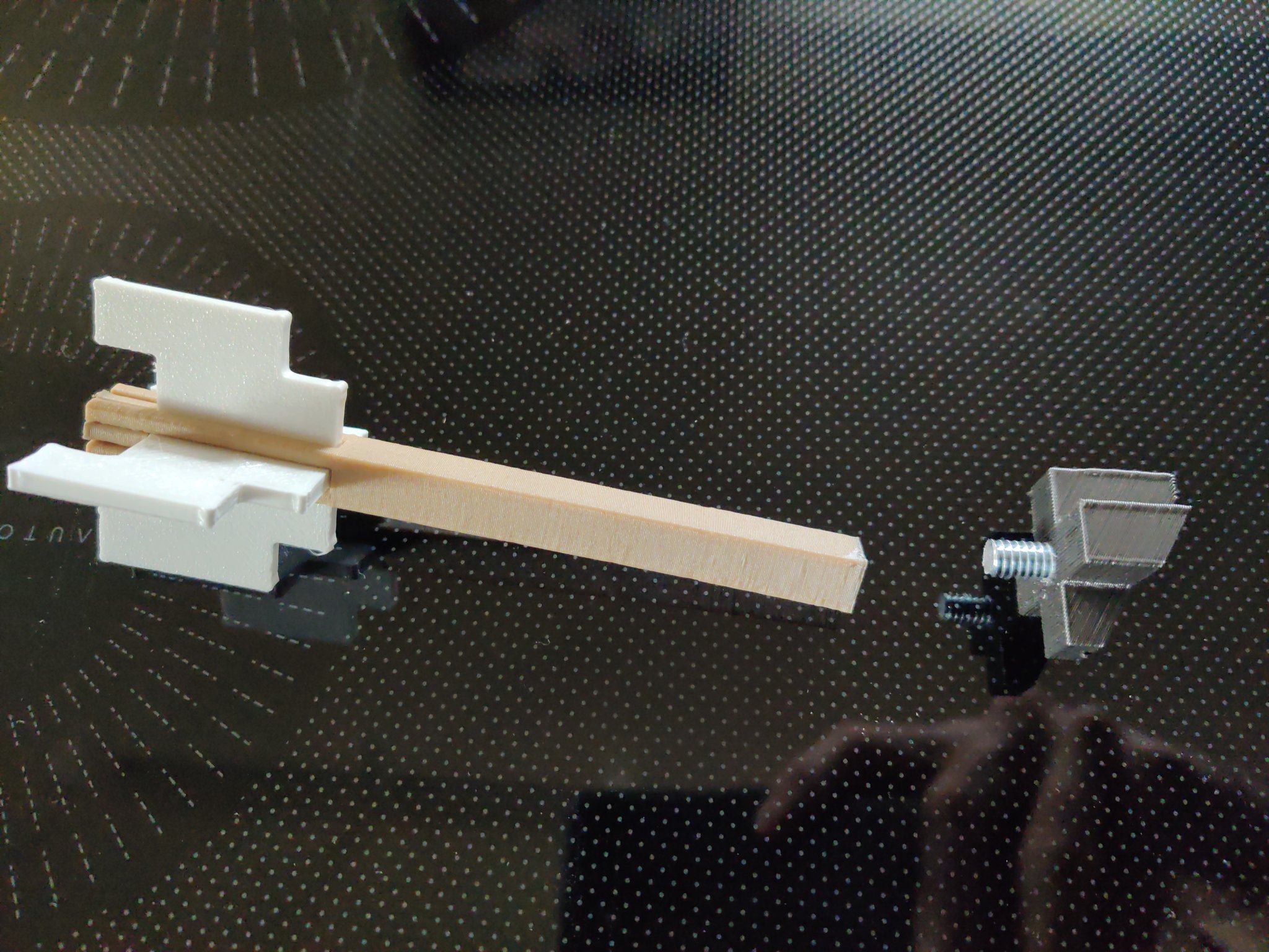 Mũi tên Minecraft sử dụng ren 1/4-20 cho độ bám chắc chắn hơn