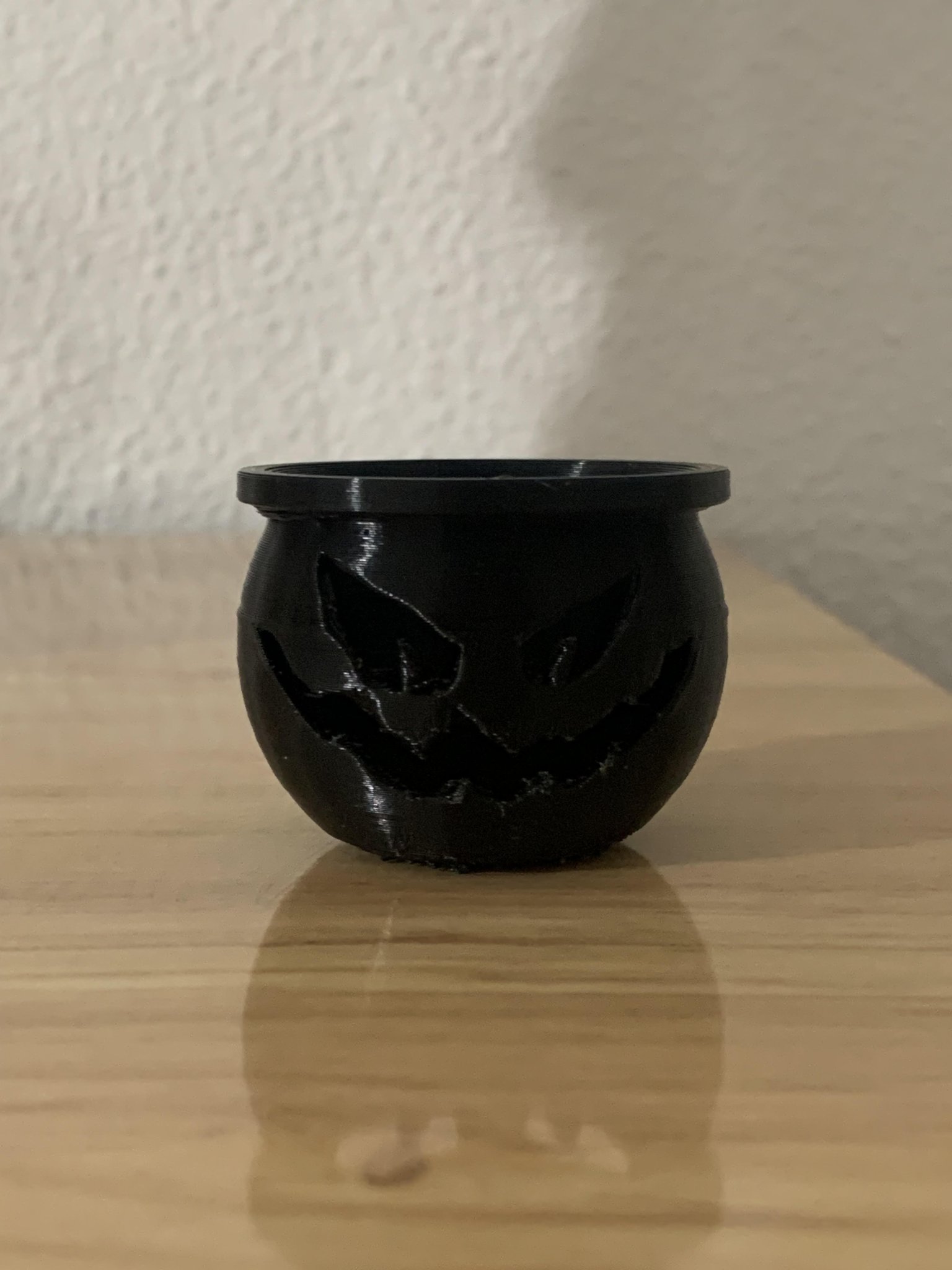 Nồi thuốc Halloween với thiết kế độc đáo