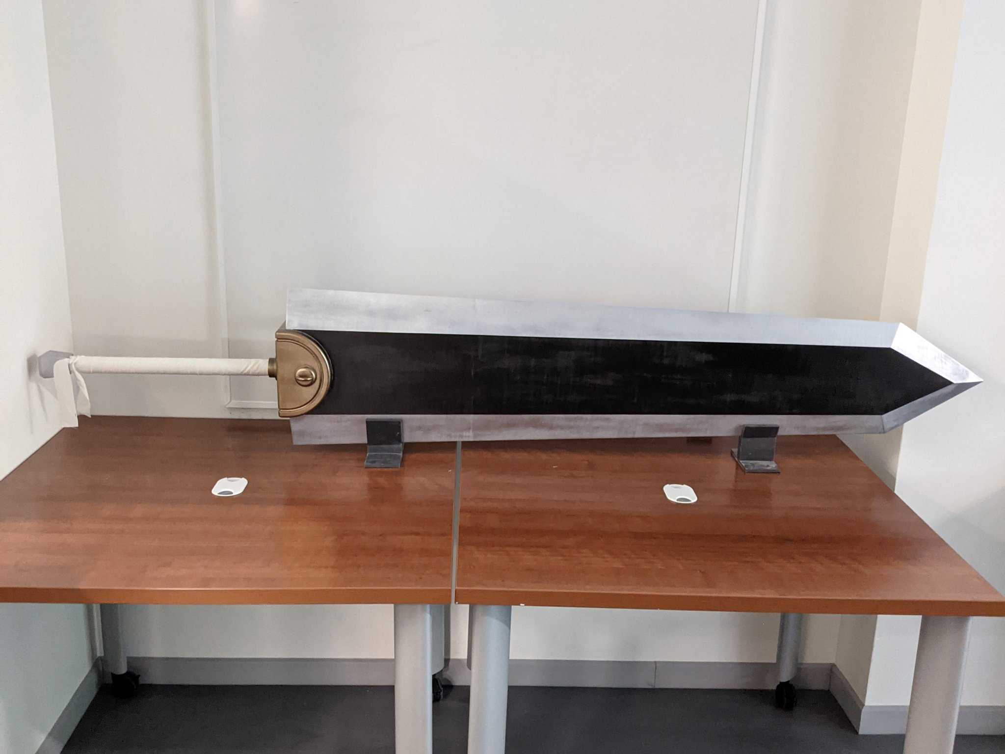 Kiếm Dragonslayer khổng lồ từ Berserk