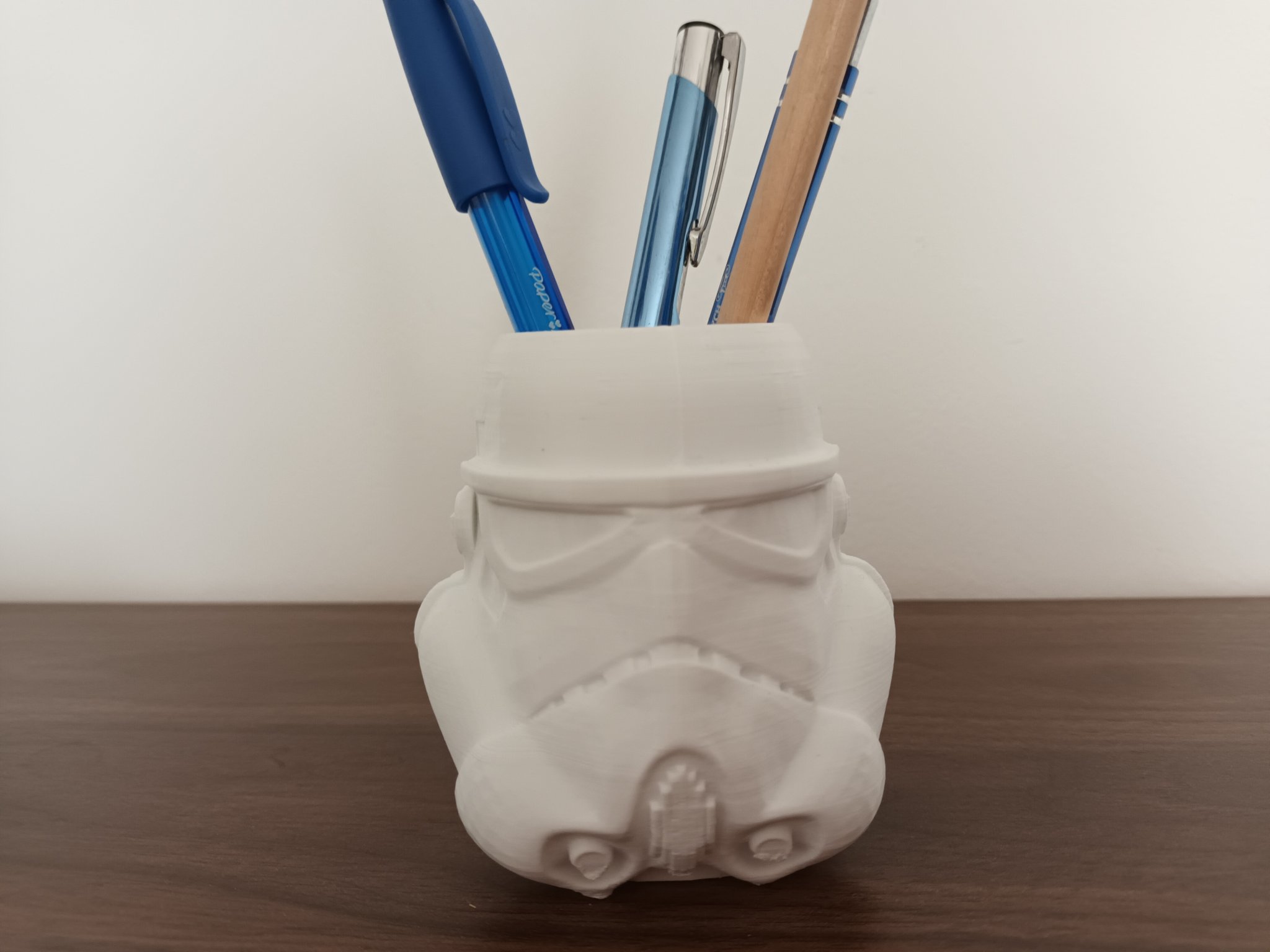 Giá đỡ bút Stormtrooper cho fan Star Wars