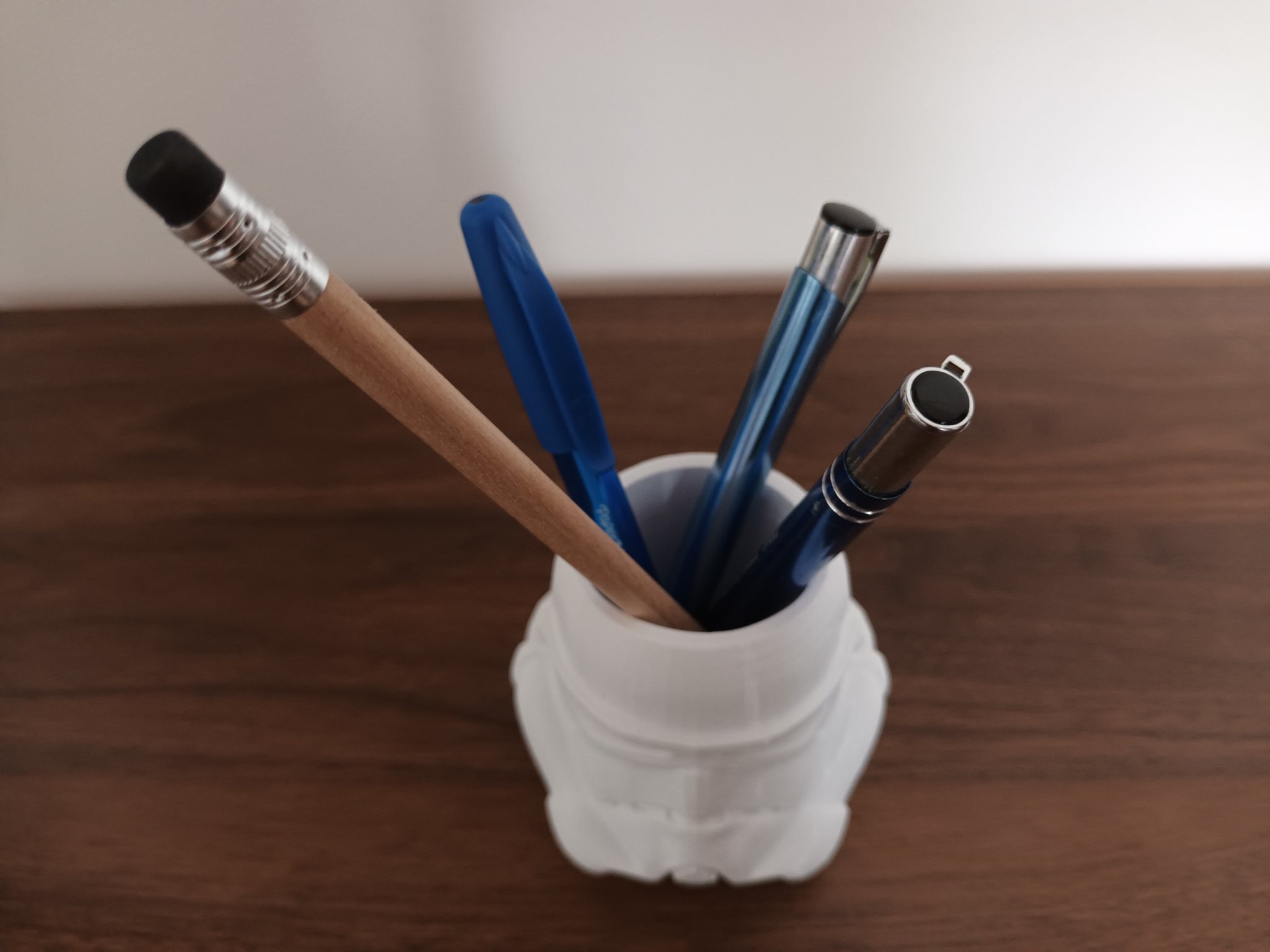 Giá đỡ bút Stormtrooper cho fan Star Wars