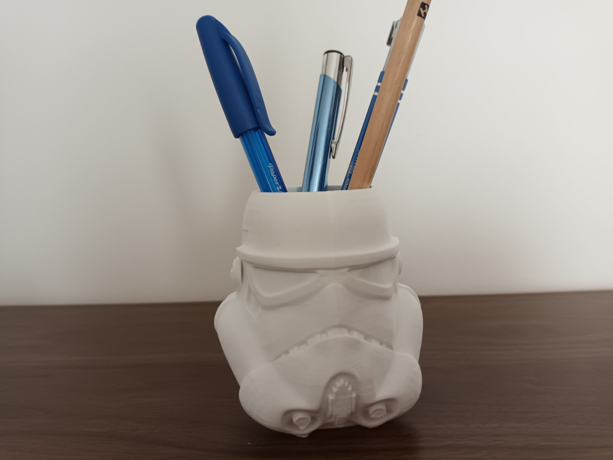 Giá đỡ bút Stormtrooper cho fan Star Wars