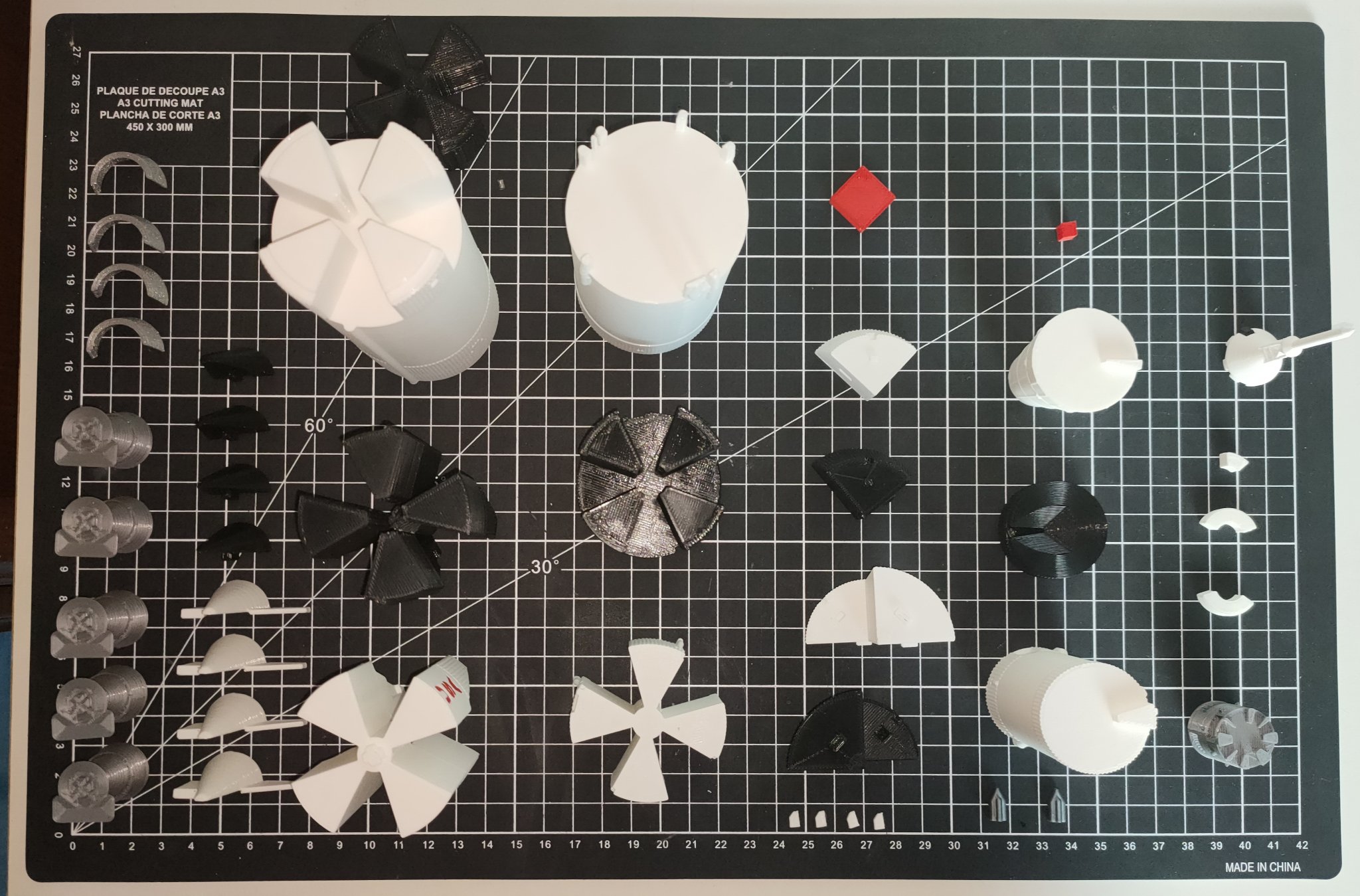 Mô hình tên lửa Saturn V tỉ lệ 1:200 chi tiết