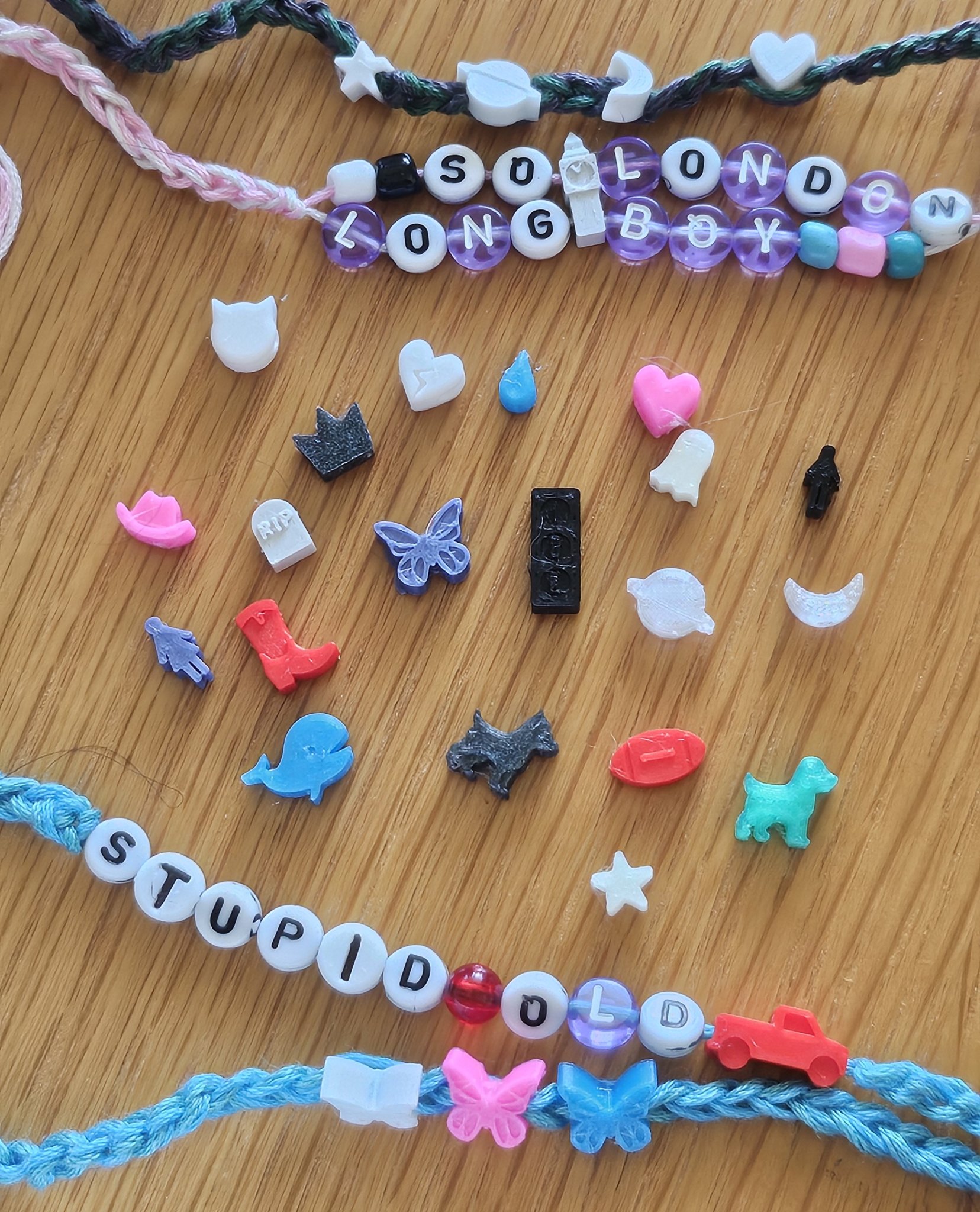 Bộ hạt vòng tay tình bạn lấy cảm hứng từ lời bài hát củ...