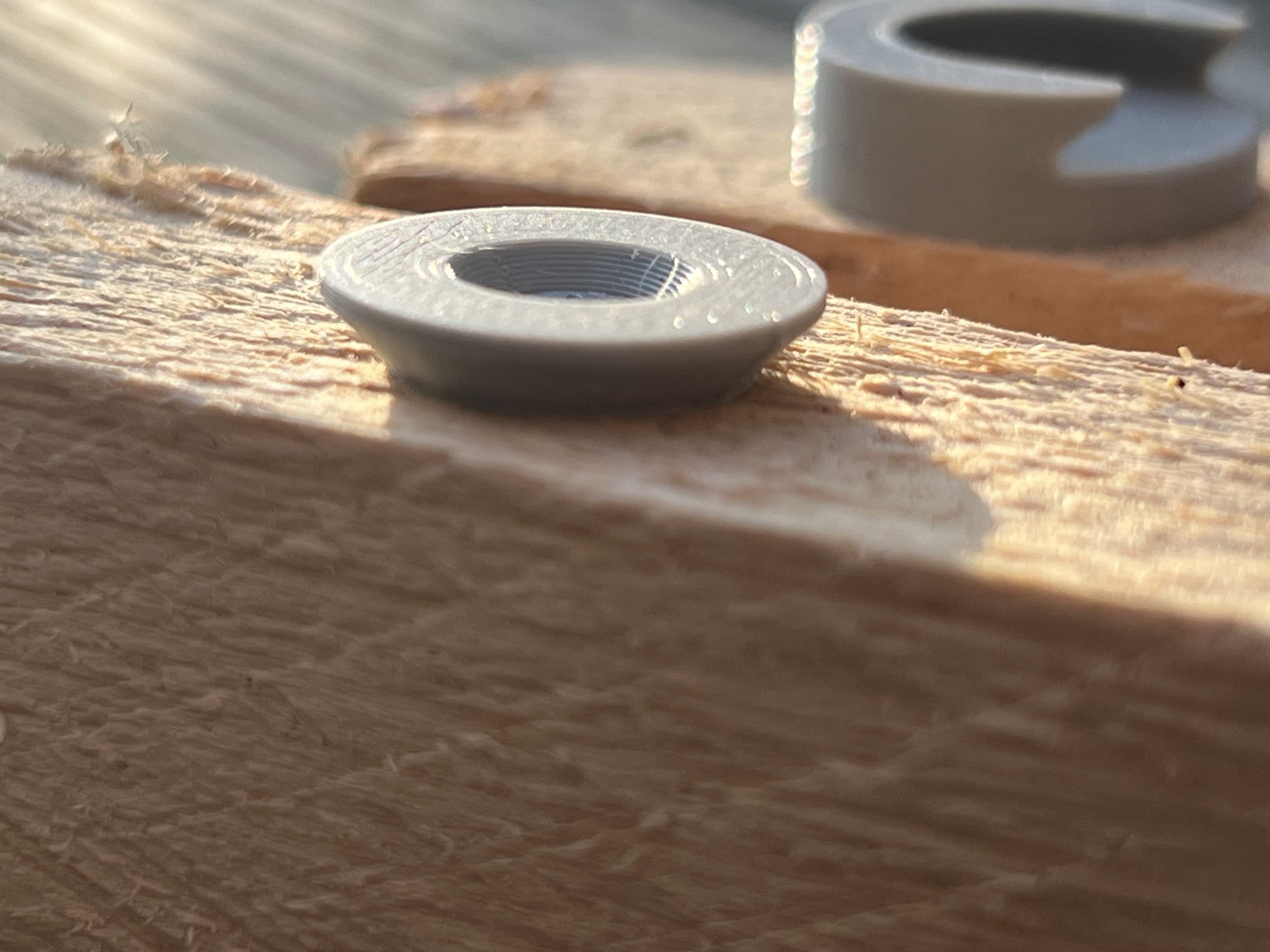 Giá đỡ đa năng đa kết nối cho tường