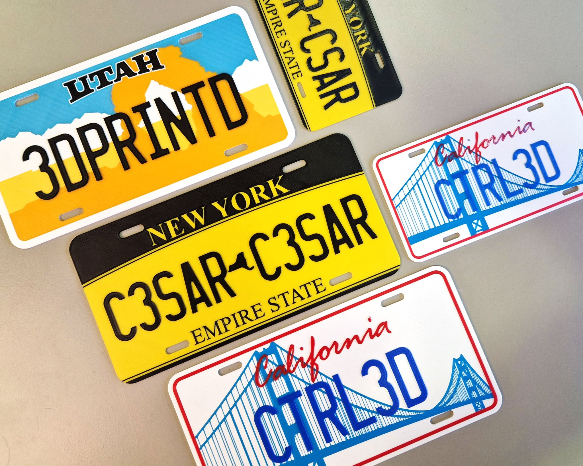 Biển số xe đa màu sắc USA với tùy chỉnh văn bản