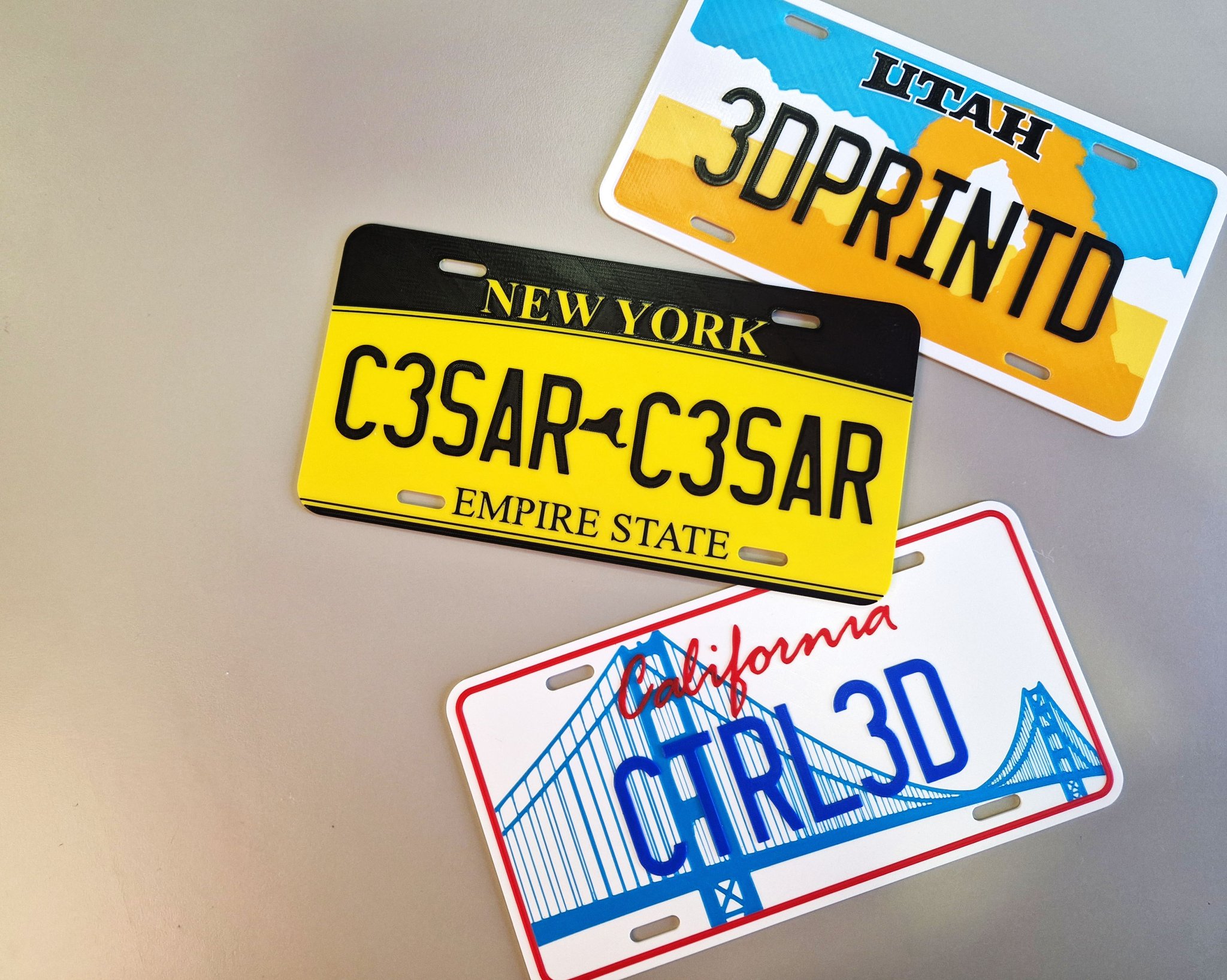 Biển số xe đa màu sắc USA với tùy chỉnh văn bản