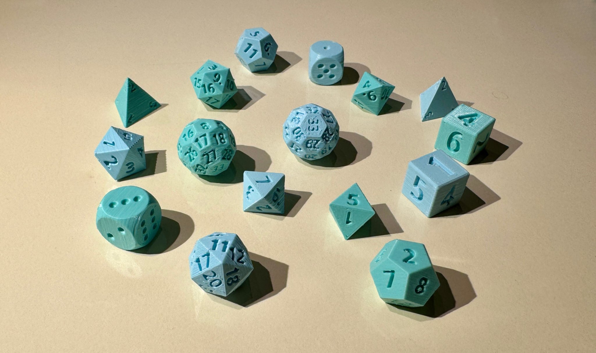 Bộ xúc xắc tiêu chuẩn với nhiều loại hình dạng khác nhau