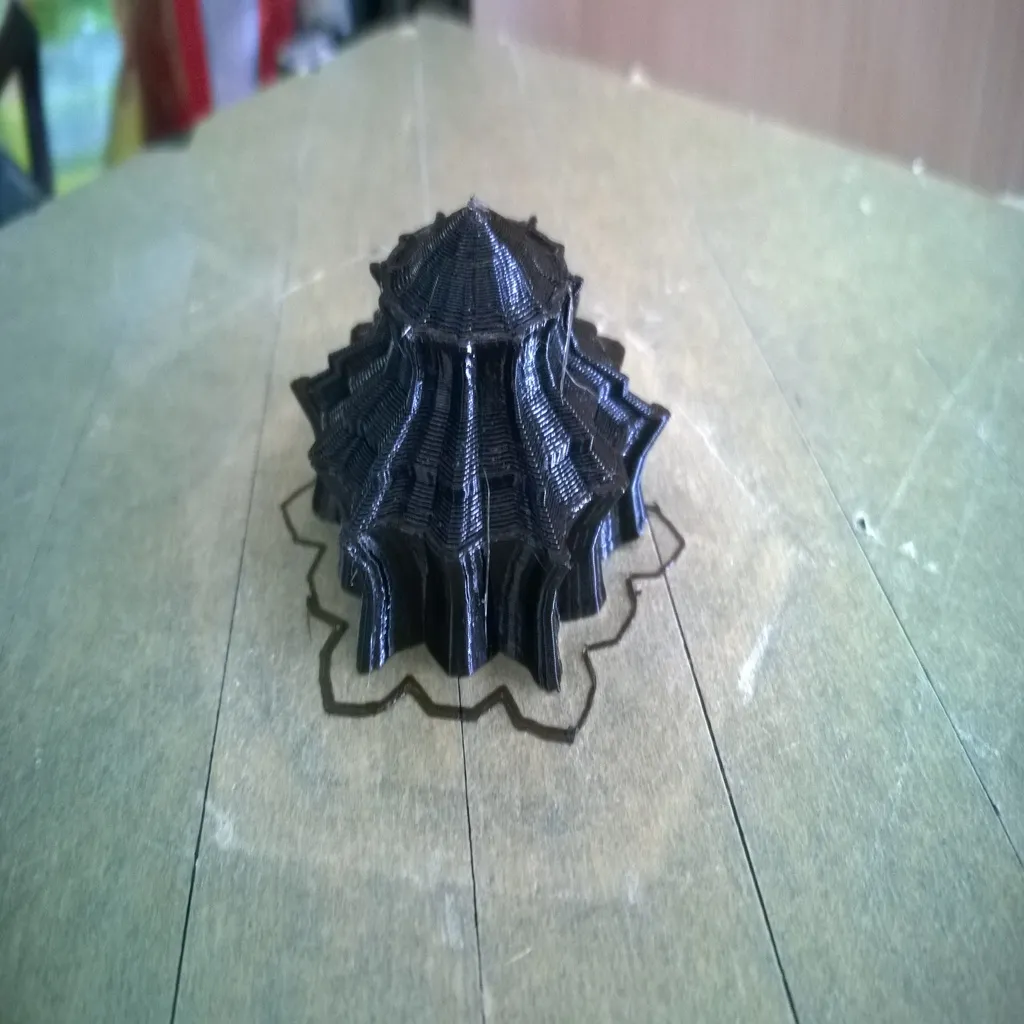 Cơ sở đèn lồng Gothic tái chế