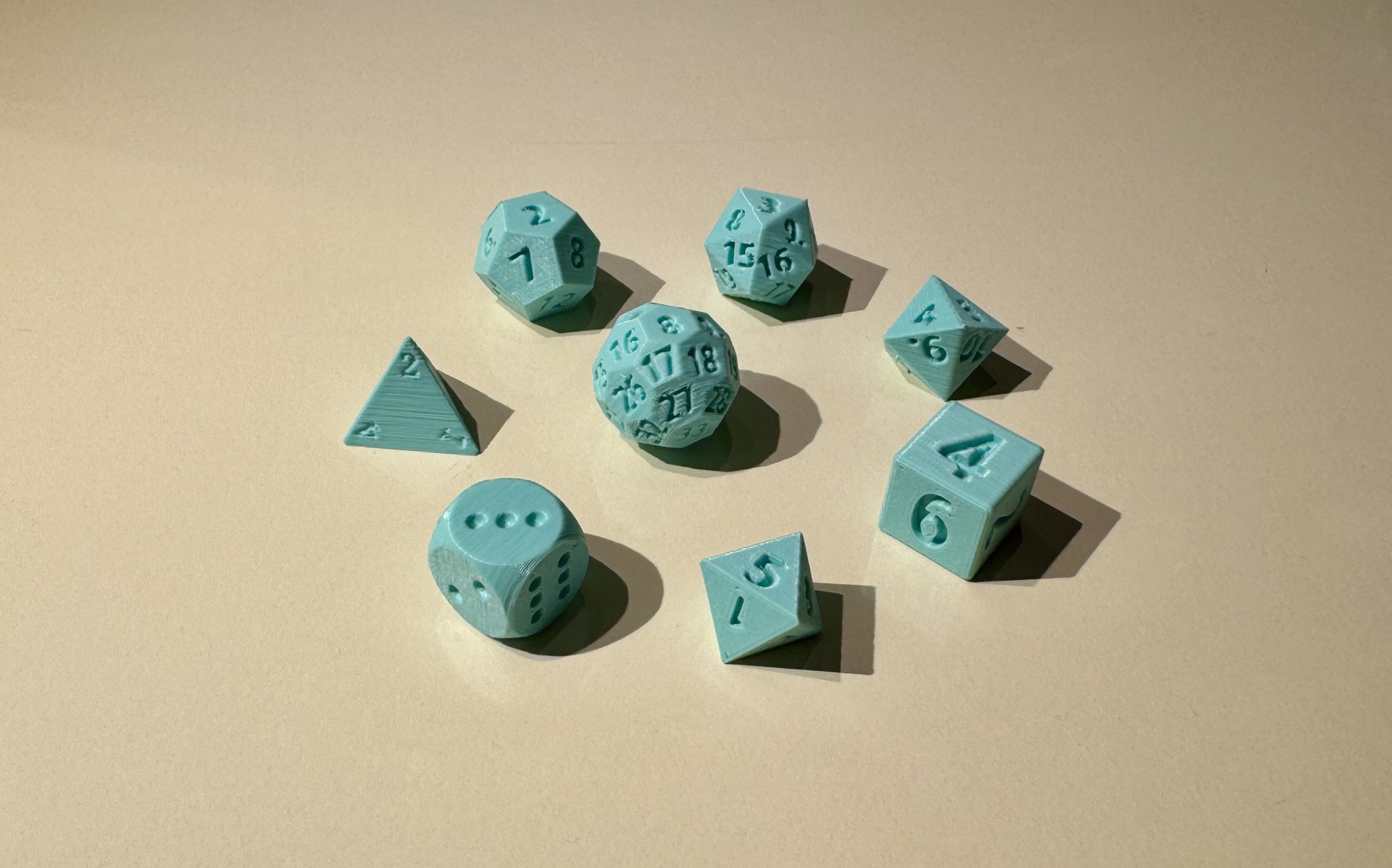 Bộ xúc xắc tiêu chuẩn với nhiều loại hình dạng khác nhau