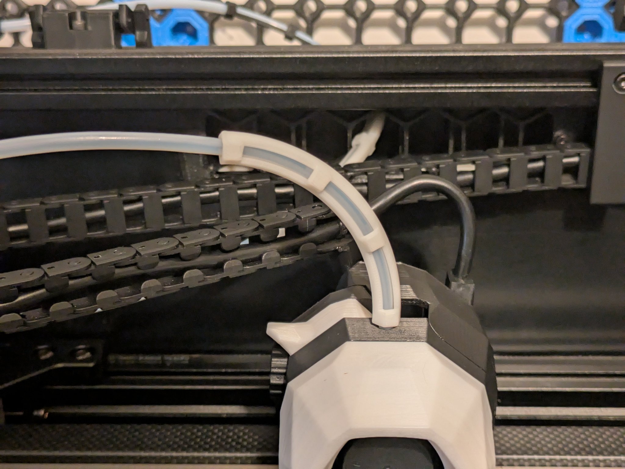 Hướng dẫn ống PTFE ngăn ngừa gập ống khi uốn cong