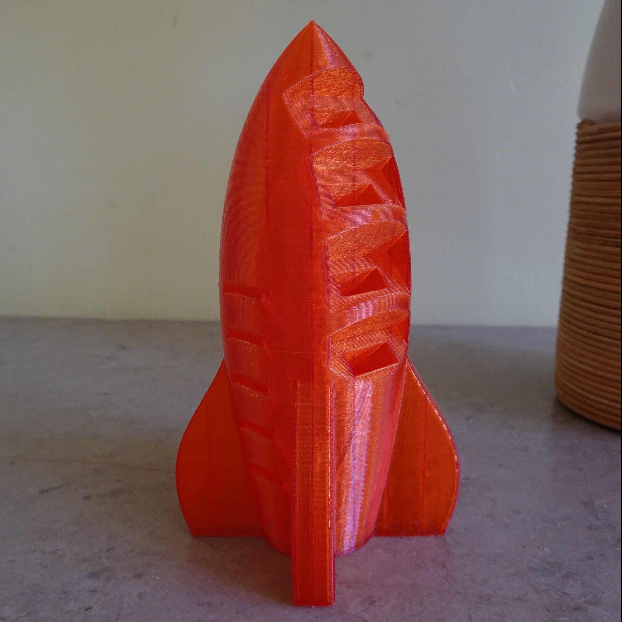 Giá Đỡ USB Hình Tên Lửa Độc Đáo