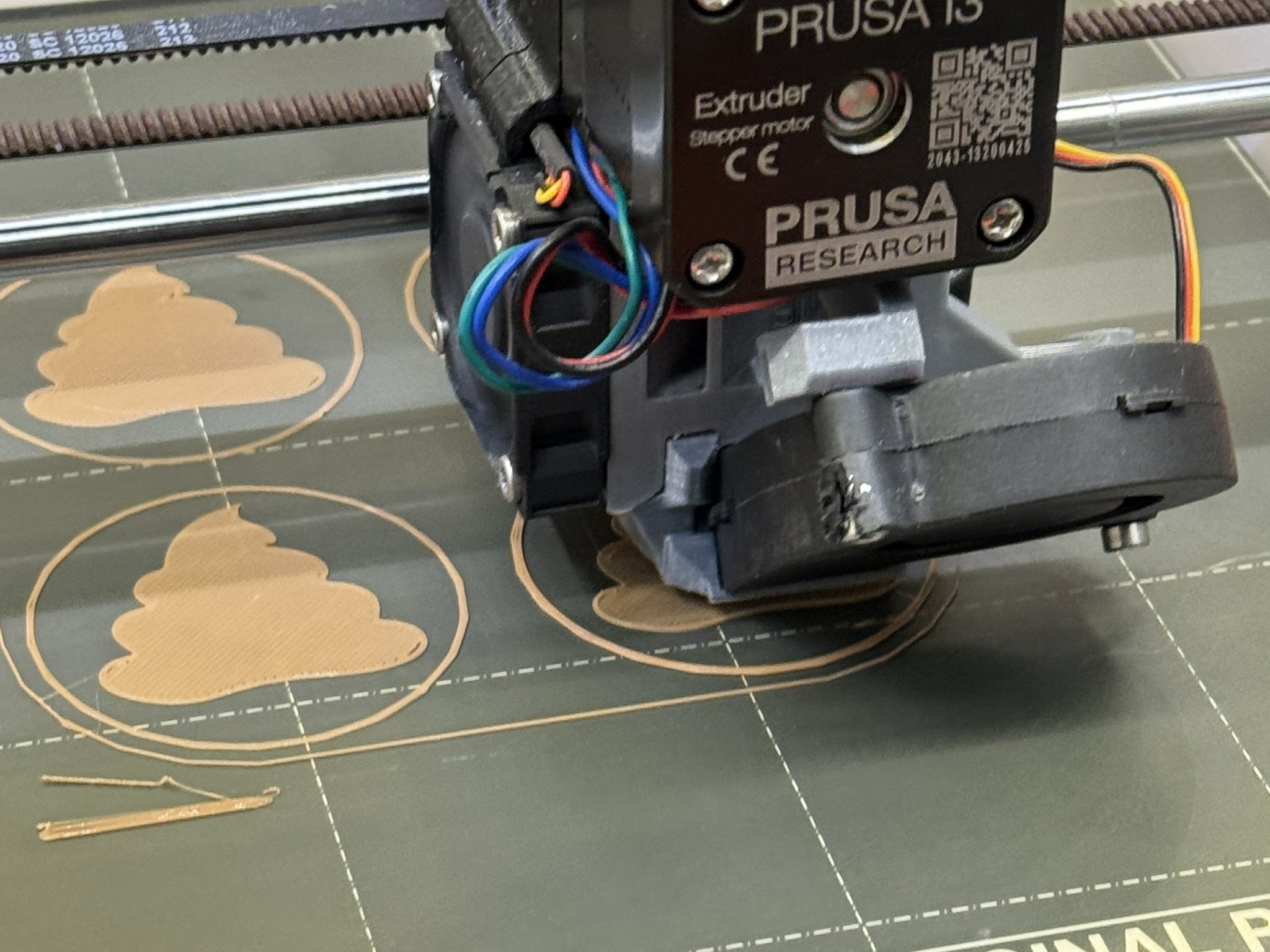 Tiền điện tử "Eat Shit" với thiết kế độc đáo