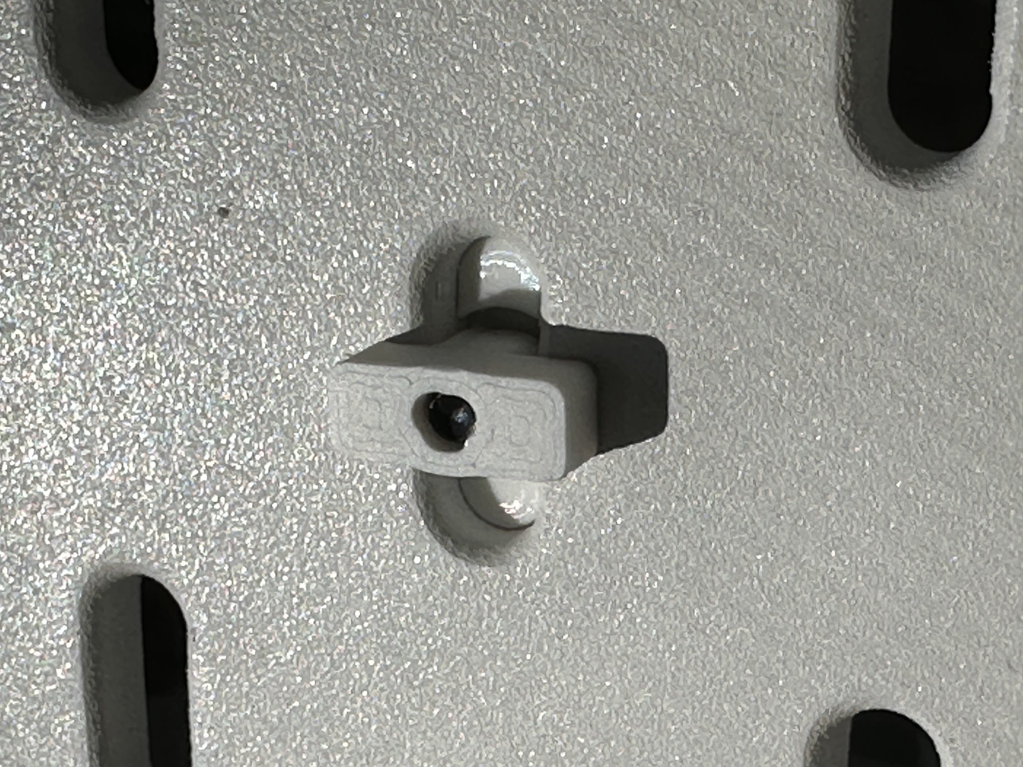 T-nut cho bảng Skadis - ren ăn khớp