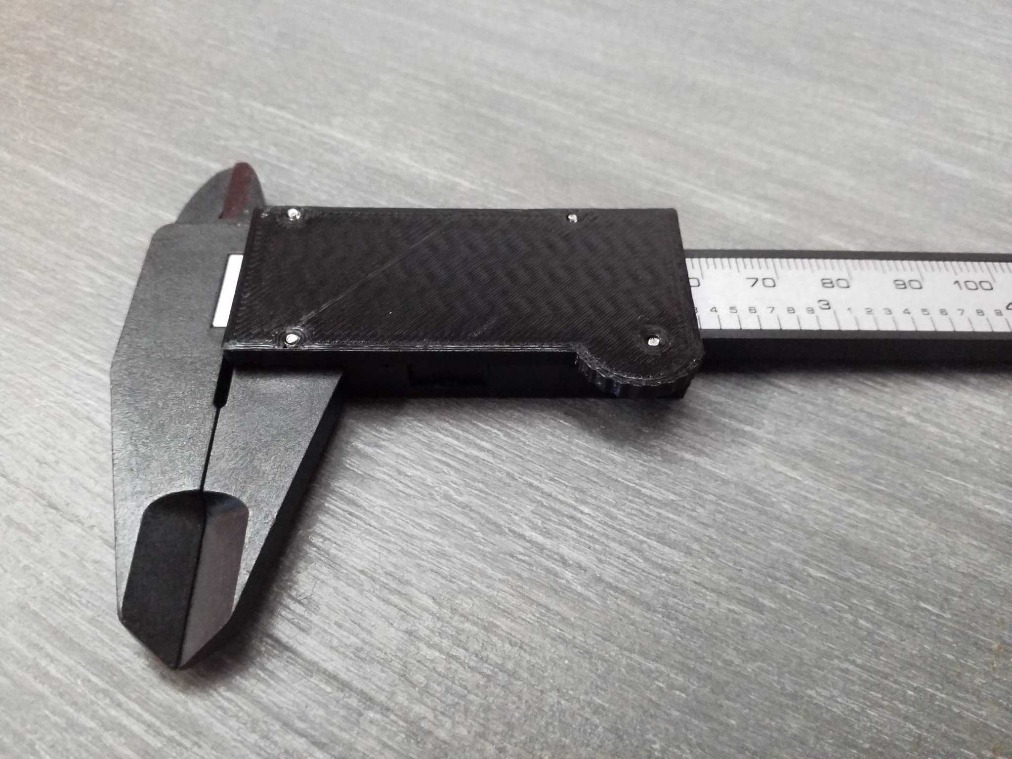 Nắp che cho thước kẹp bị hỏng