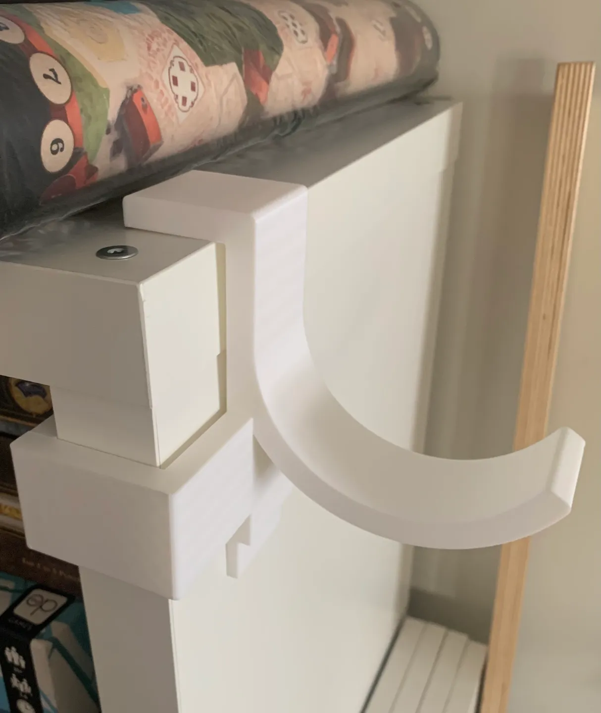 Kệ đựng cuộn lót bàn chơi game cho IKEA KALLAX