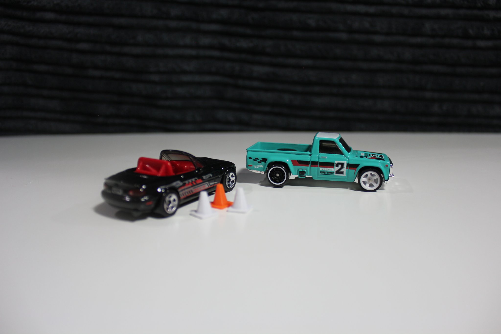 Nón giao thông tỉ lệ 1/64