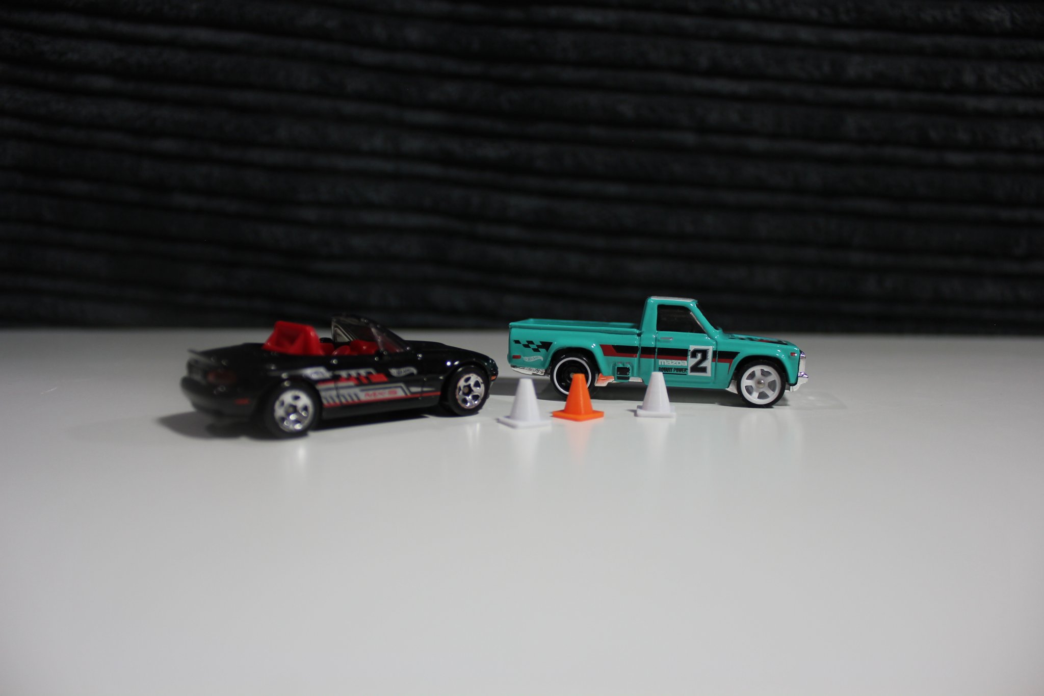 Nón giao thông tỉ lệ 1/64